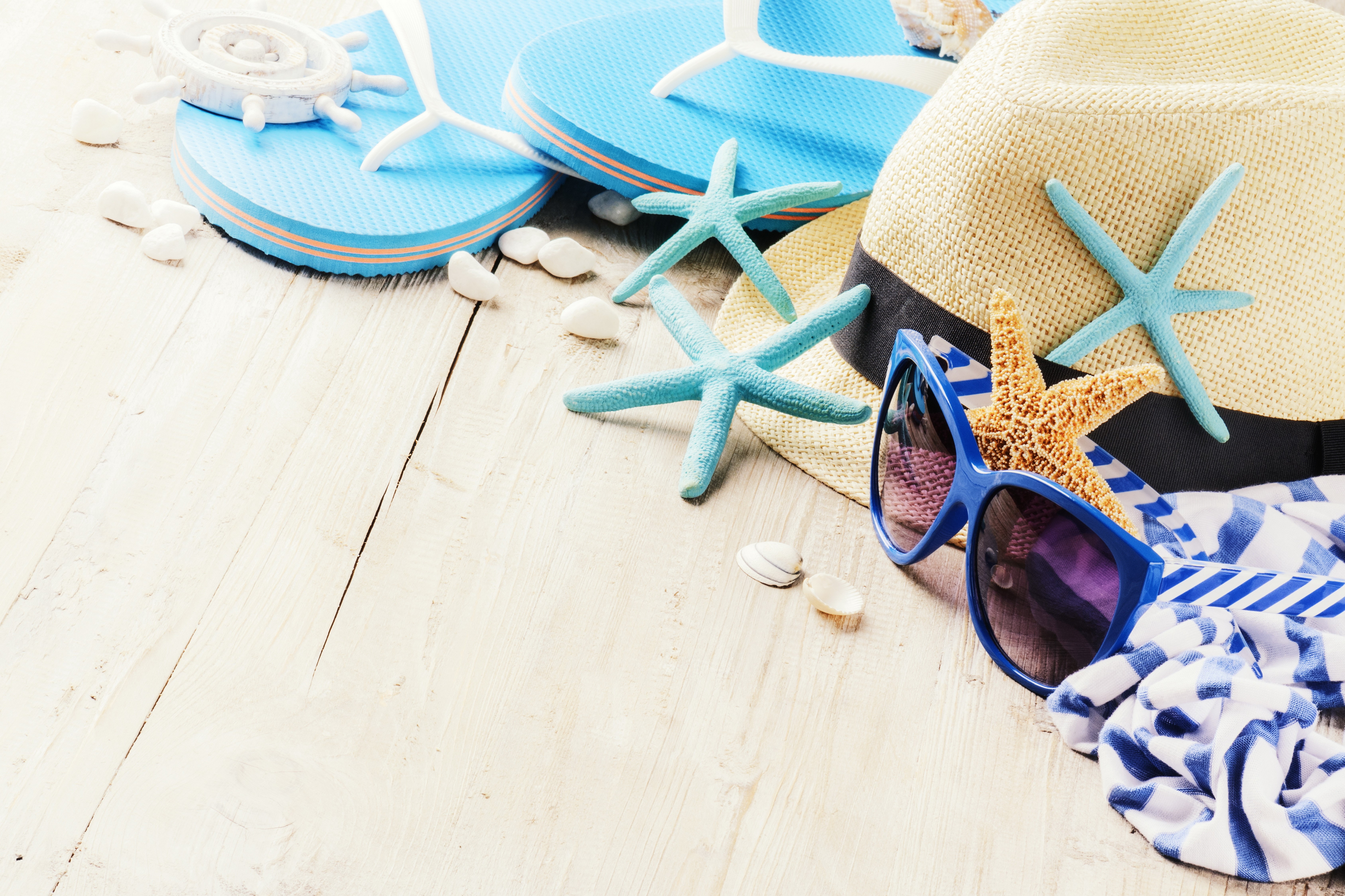 Summer Beach Accessories: Flip-flops, Hat, Sunglasses, Starfish HD Wallpaper