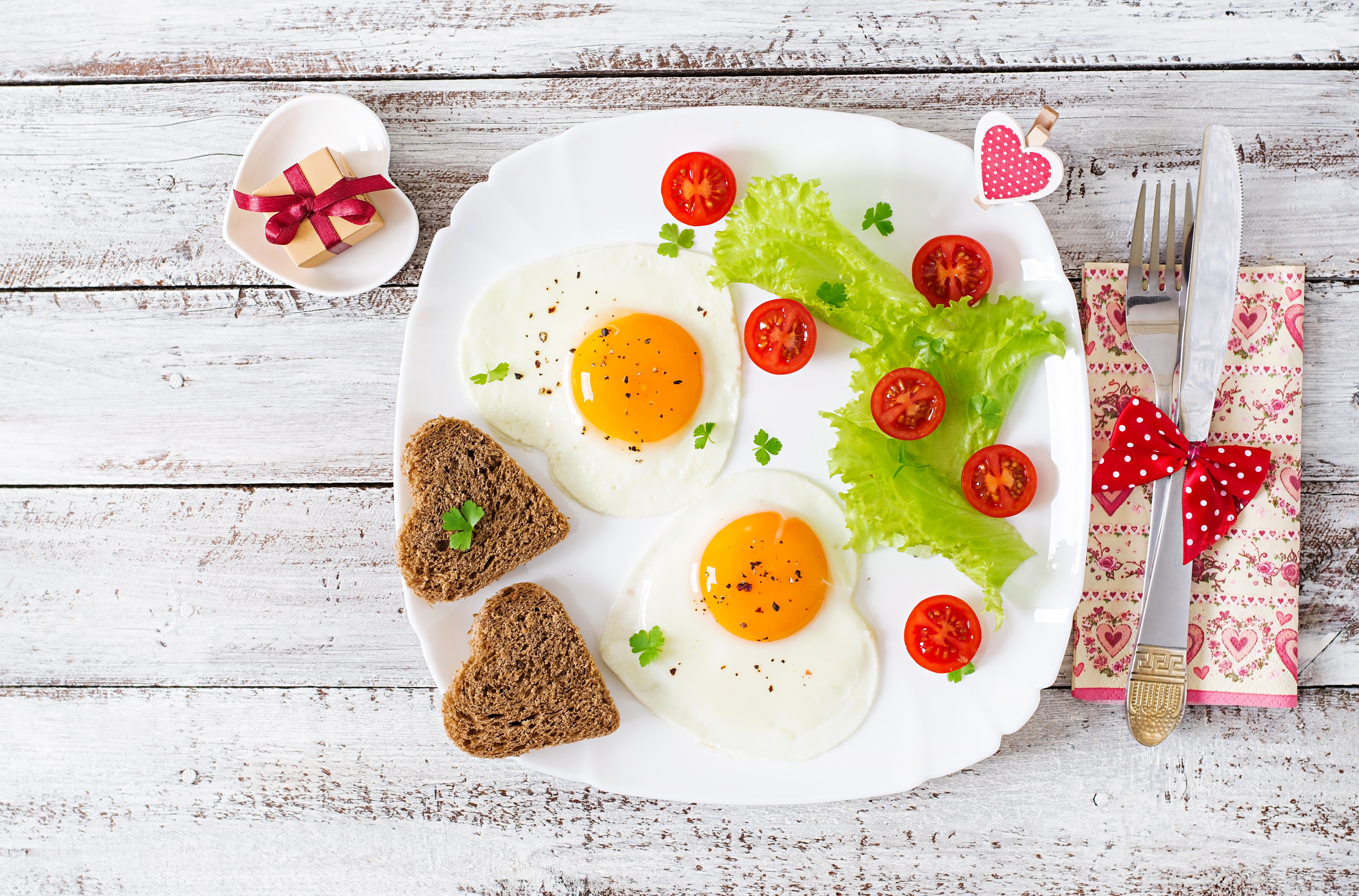 Valentine's Day Breakfast with Heart-Shaped Fried Eggs and Toast HD Wallpaper