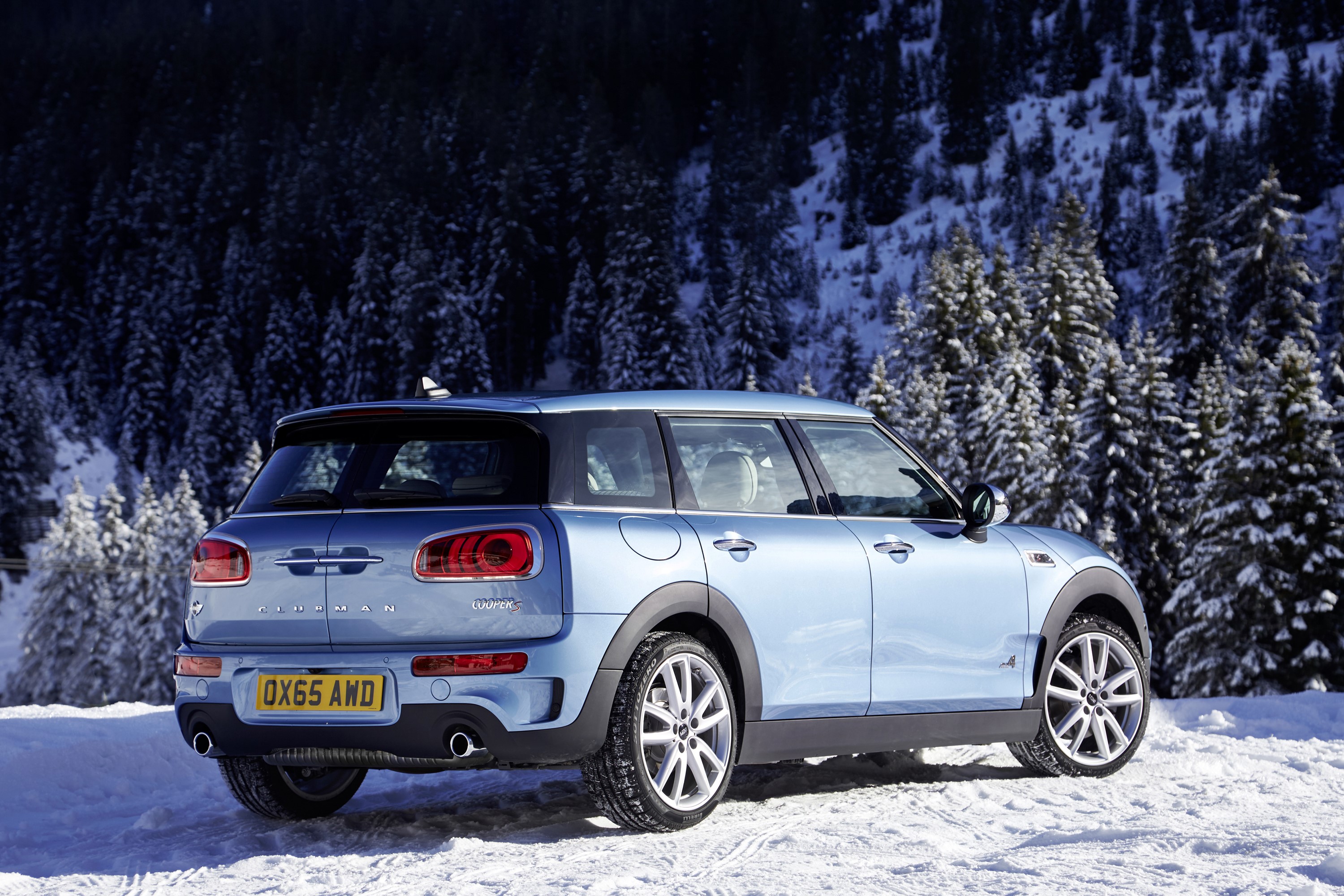 2016 Mini Clubman ALL4 in Snow HD Wallpaper