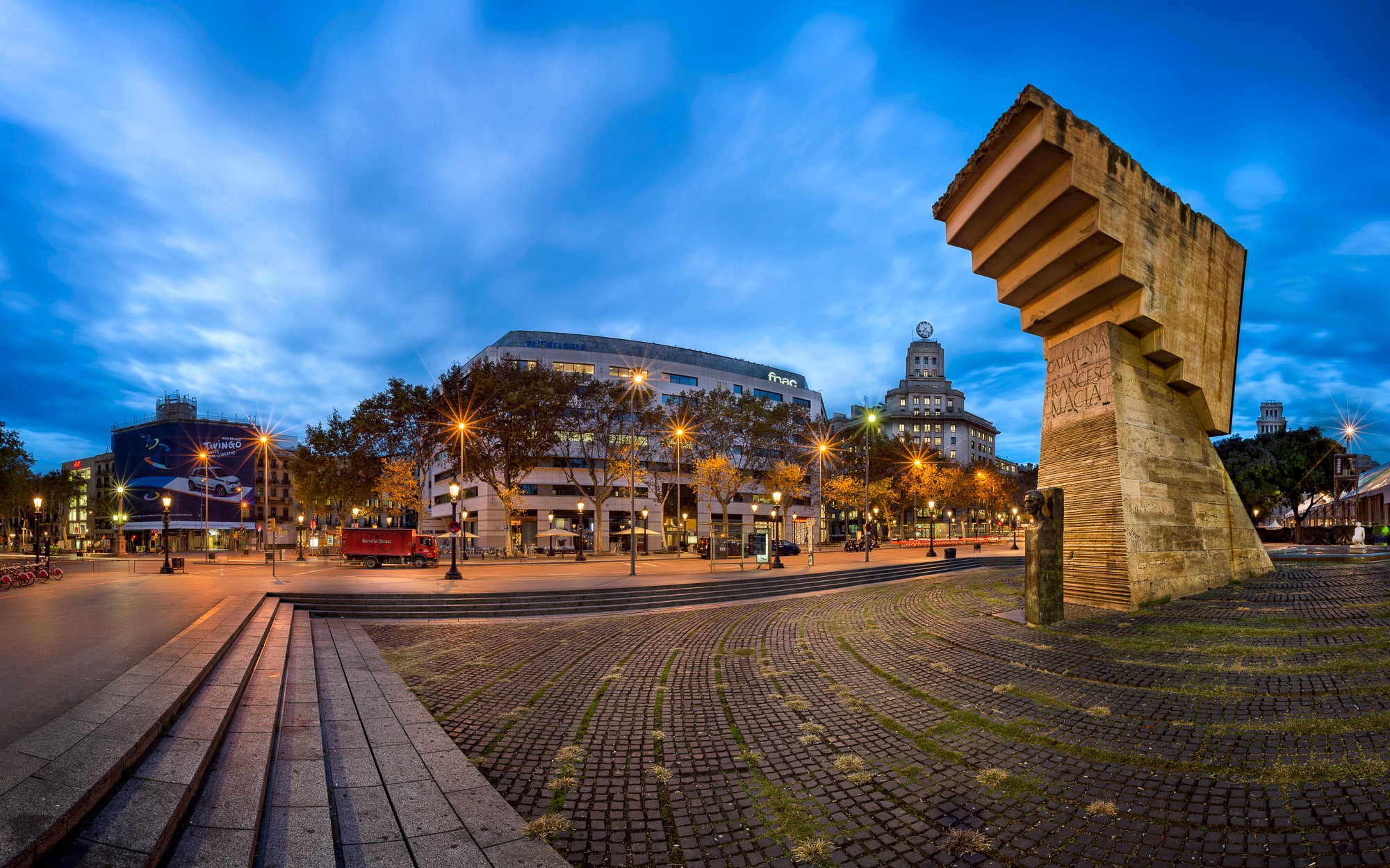 Monument in Barcelona at Dusk HD Wallpaper