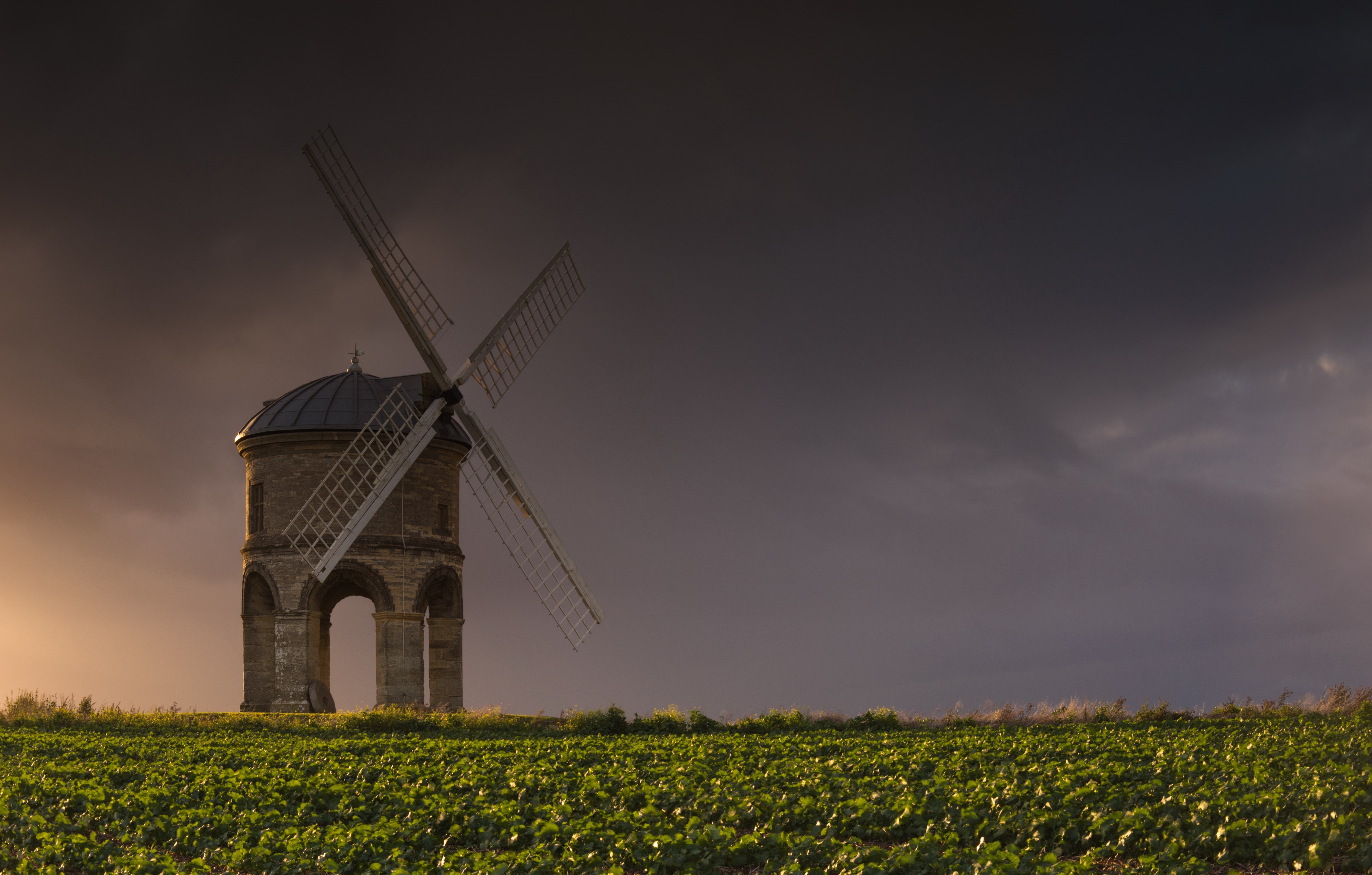 Chesterton Windmill in a field HD Wallpaper