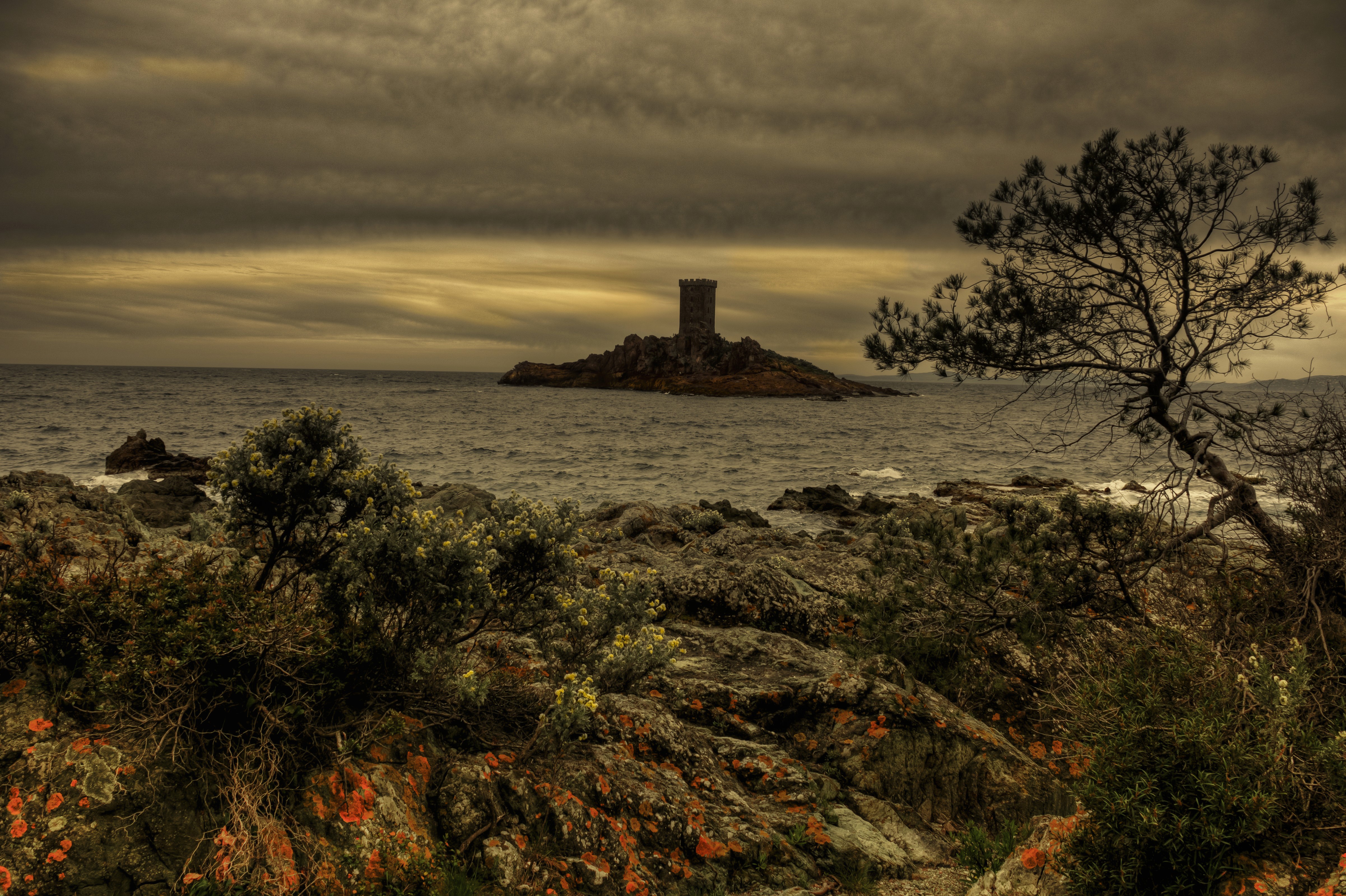 4K Scenery of Le Dramont Island Coast in France HD Wallpaper