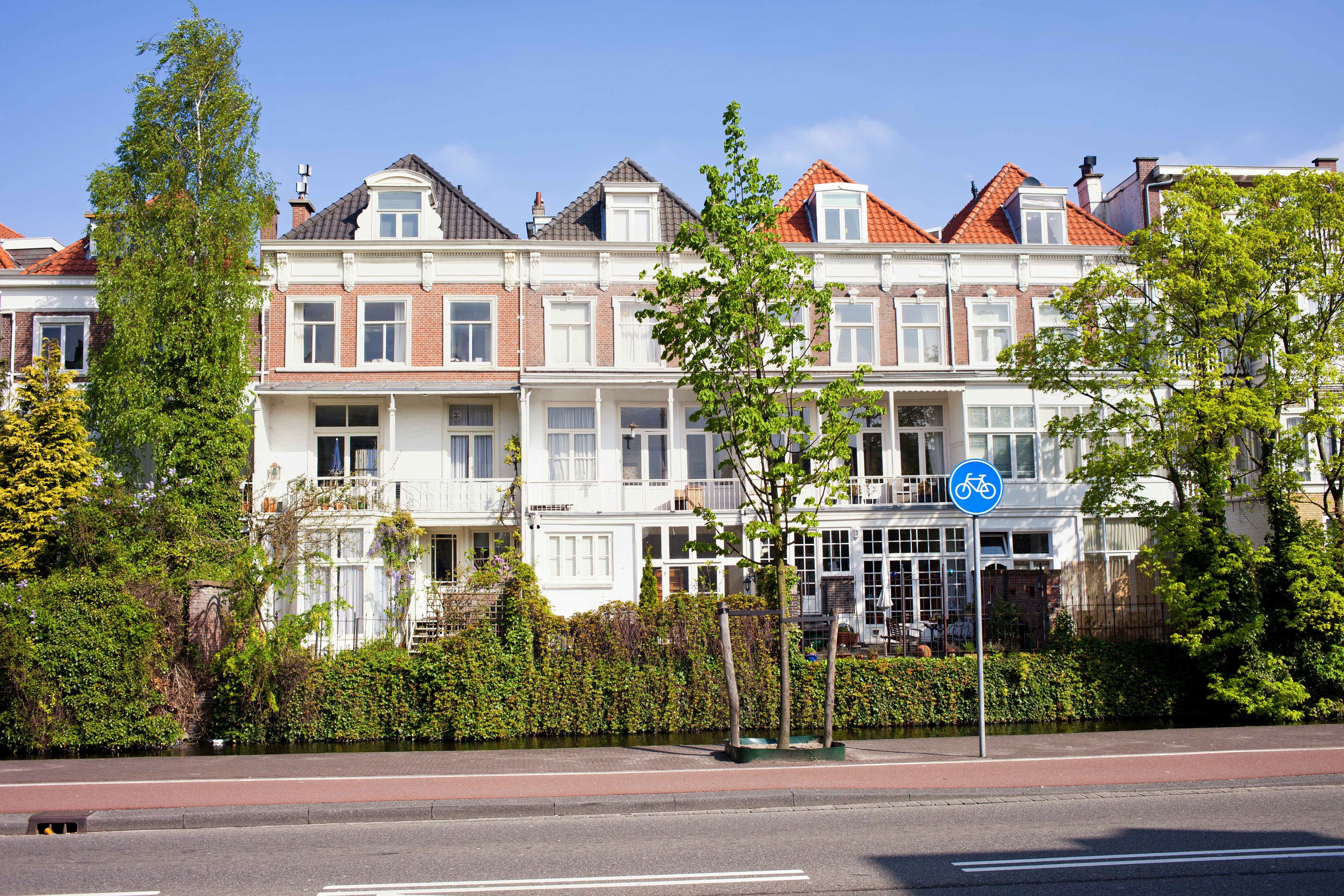 Houses and trees in The Hague, Netherlands HD Wallpaper