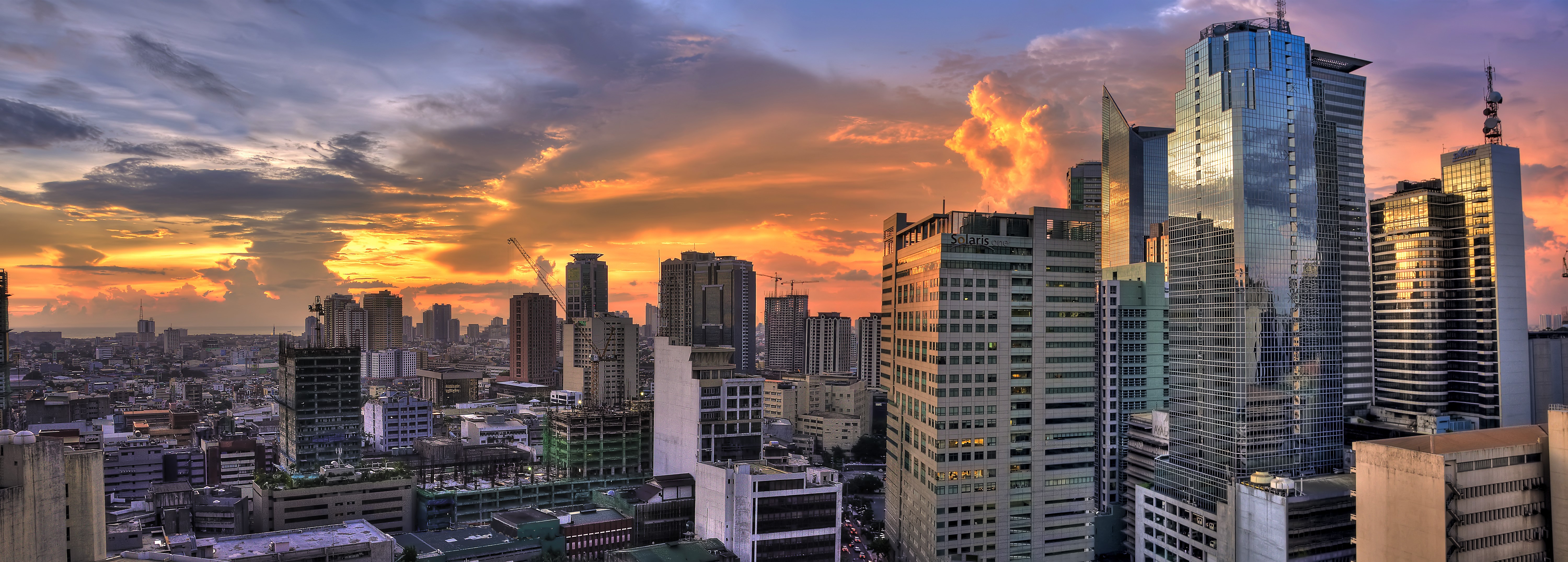Cityscape at Sunset in the Philippines HD Wallpaper