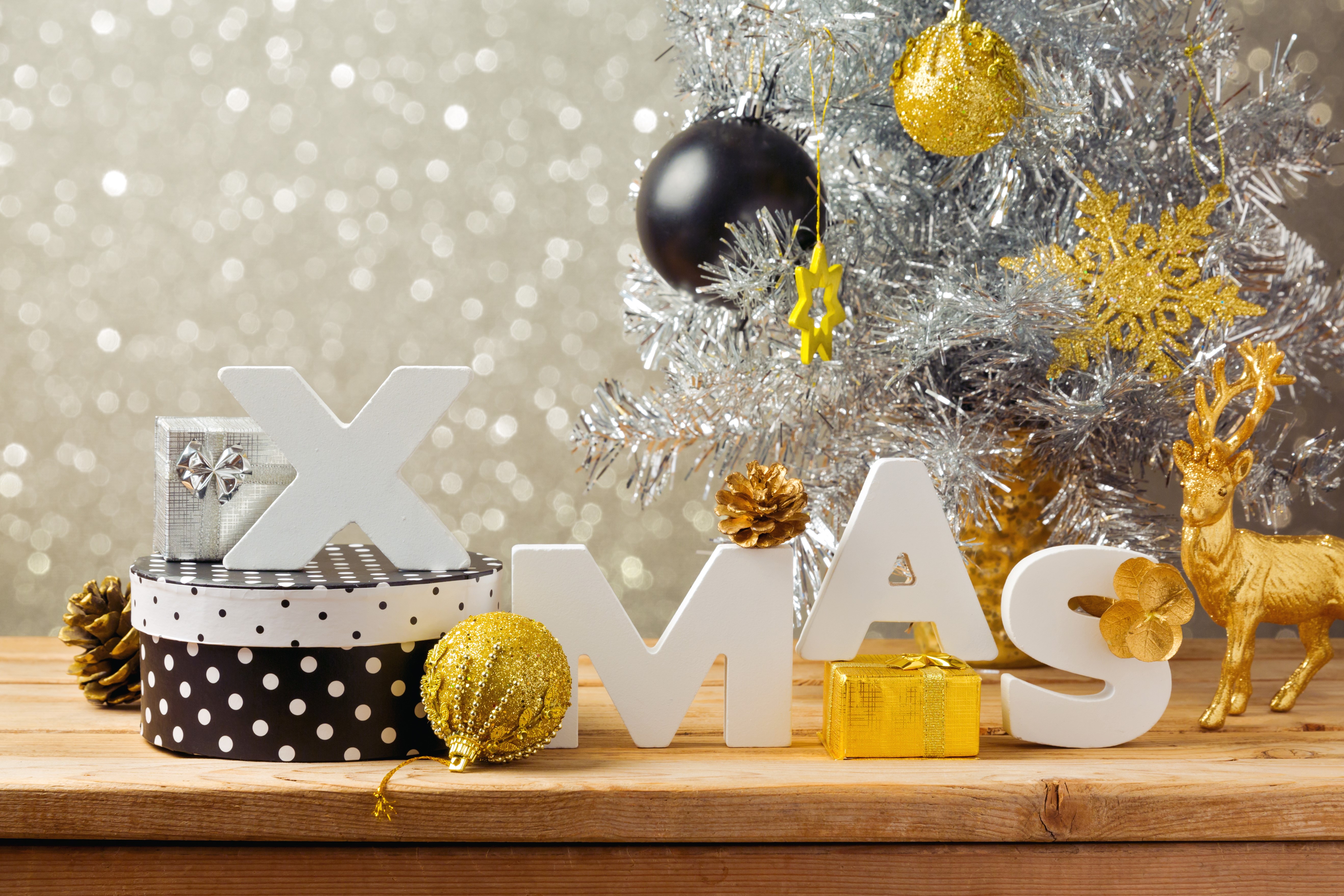 Christmas decorations with XMAS letters and gifts HD Wallpaper