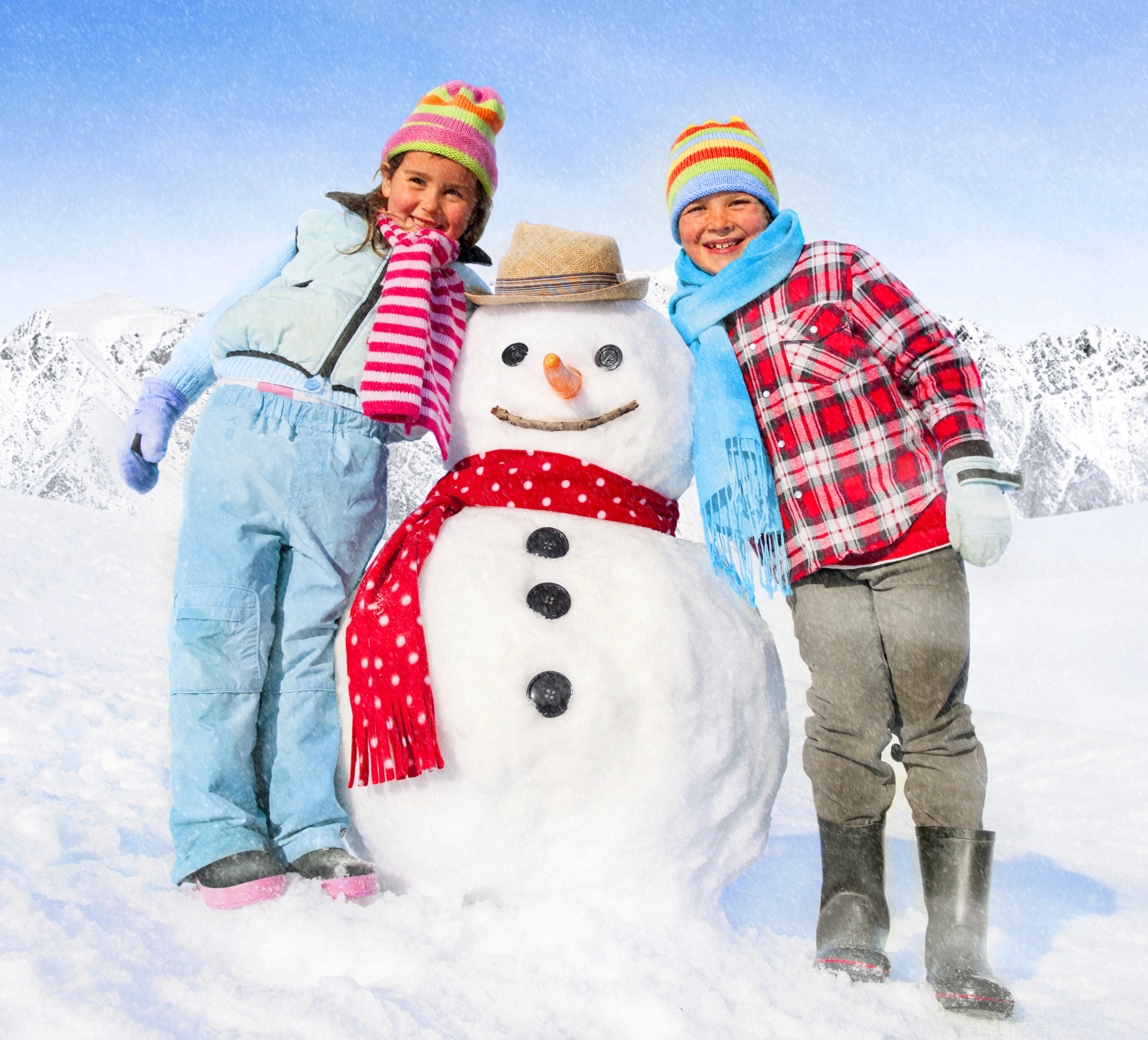 Children with a Snowman in Winter HD Wallpaper