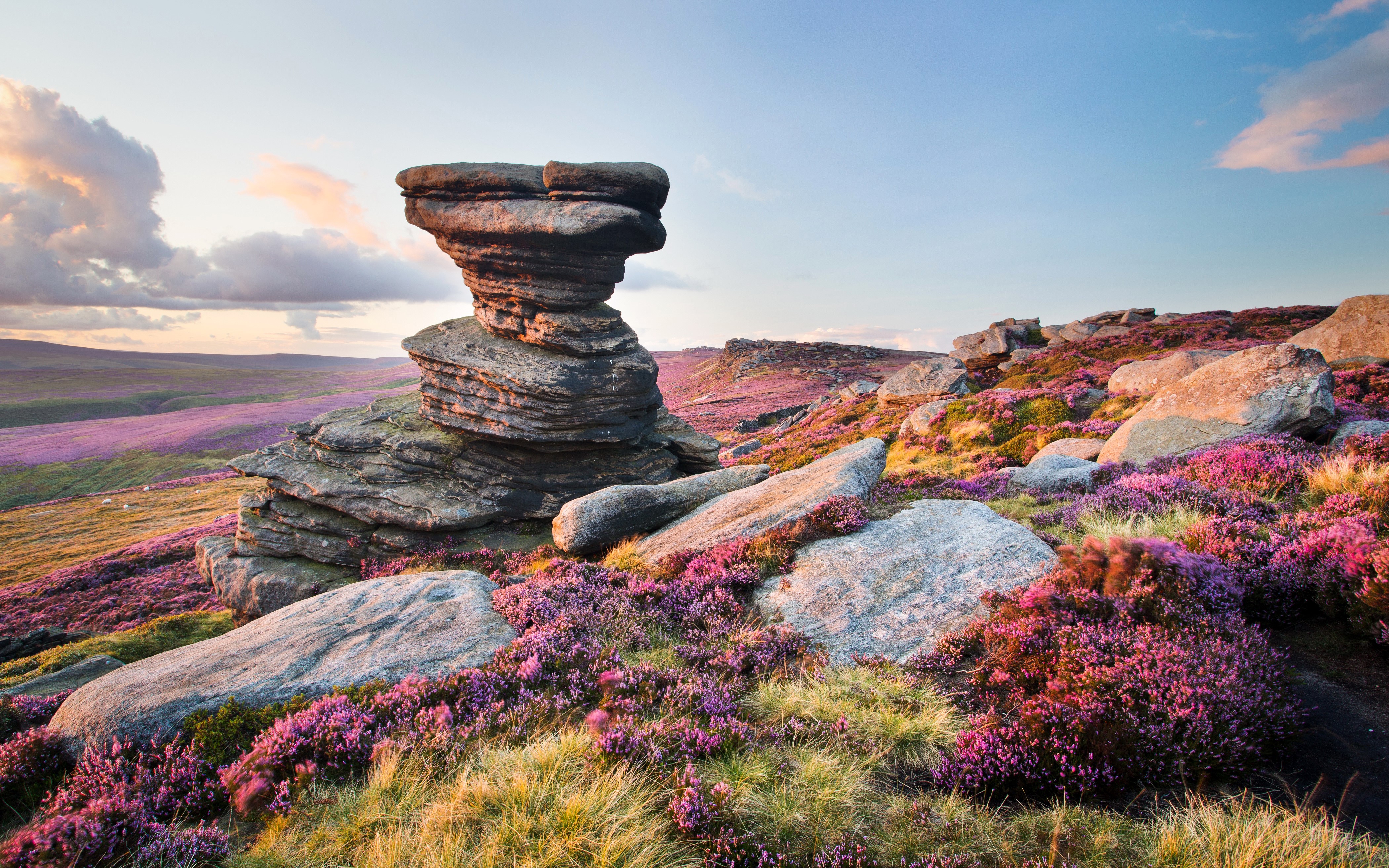 Derwent Edge, United Kingdom Scenery with Stones and Grasslands HD Wallpaper