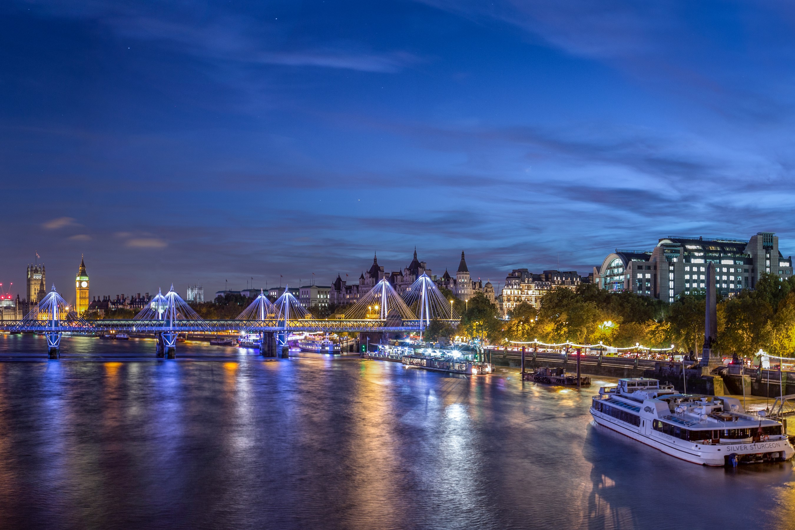 London at Night: Westminster Bridge and River Thames HD Wallpaper