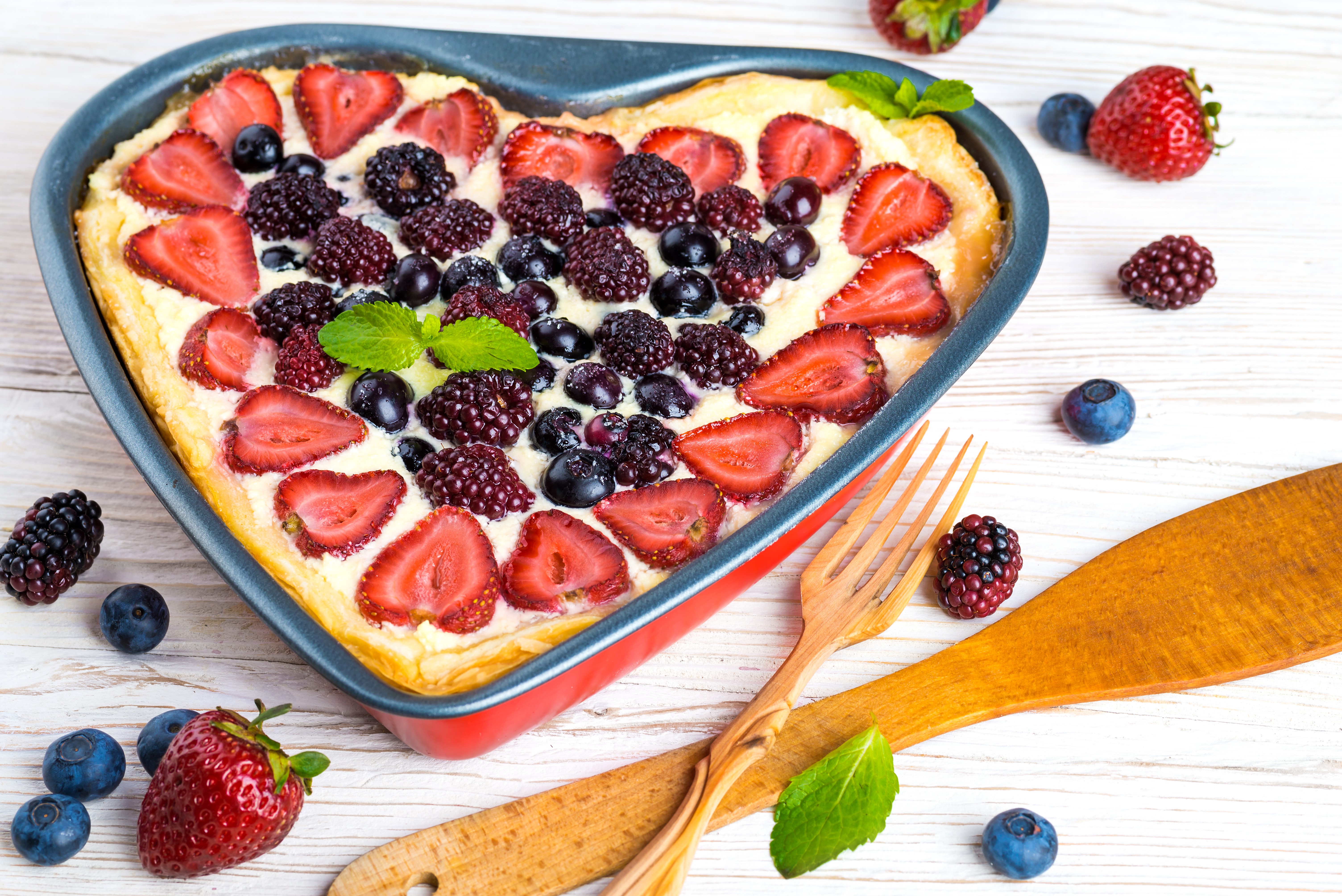 Heart-shaped berry pie with strawberries and blueberries HD Wallpaper