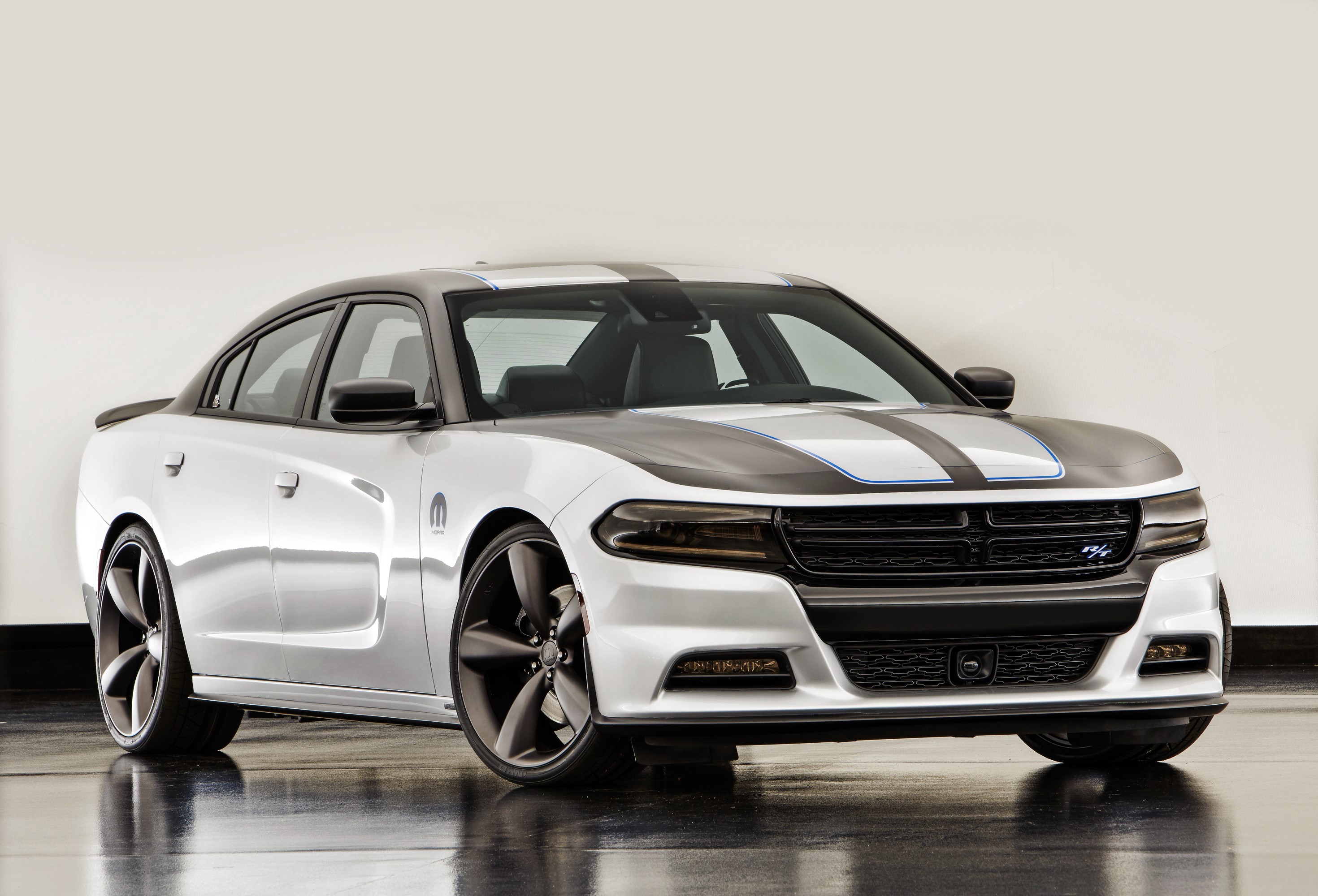 White Dodge Charger with racing stripes HD Wallpaper