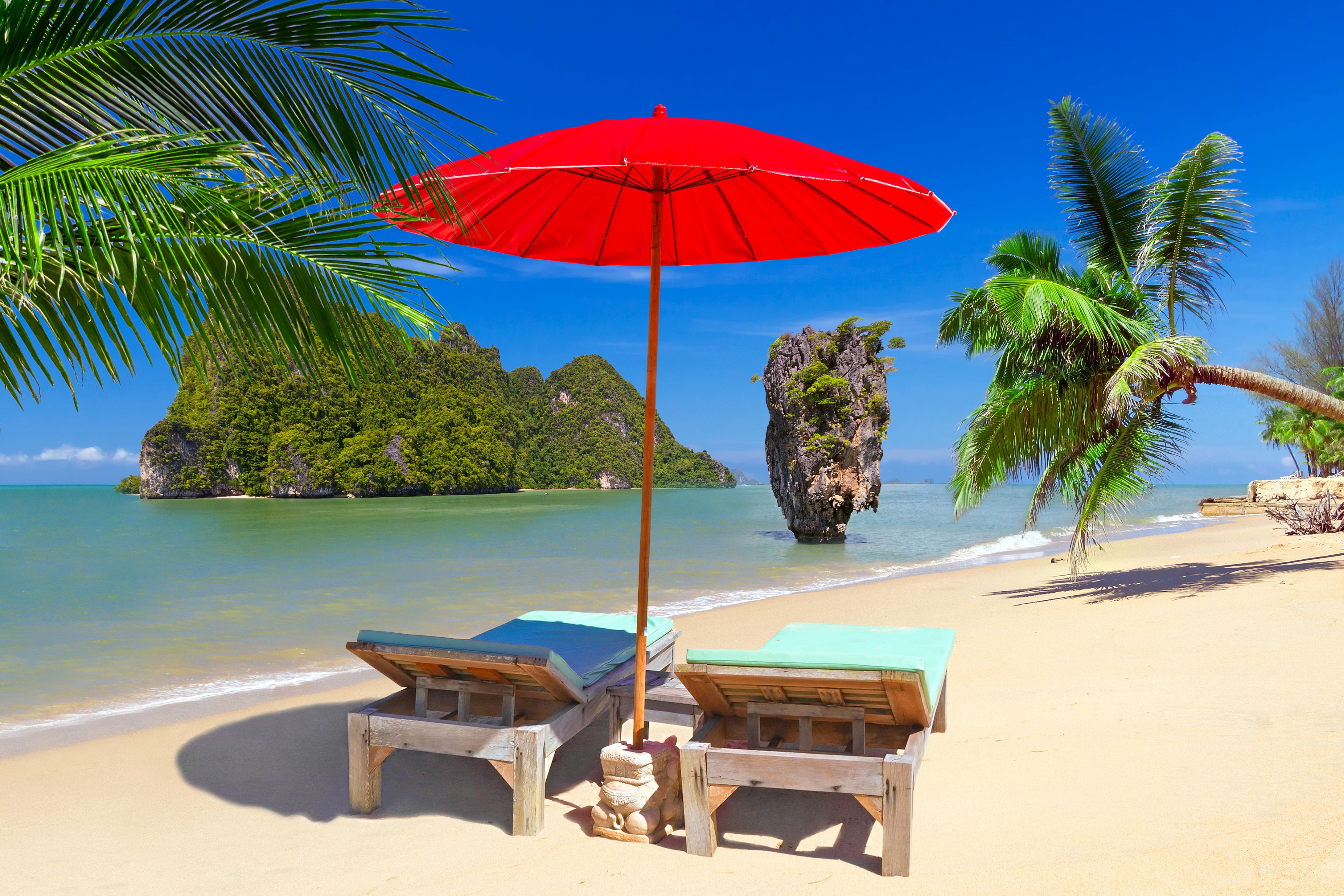 4K Phuket Thailand Tropical Beach with Limestone Karst HD Wallpaper