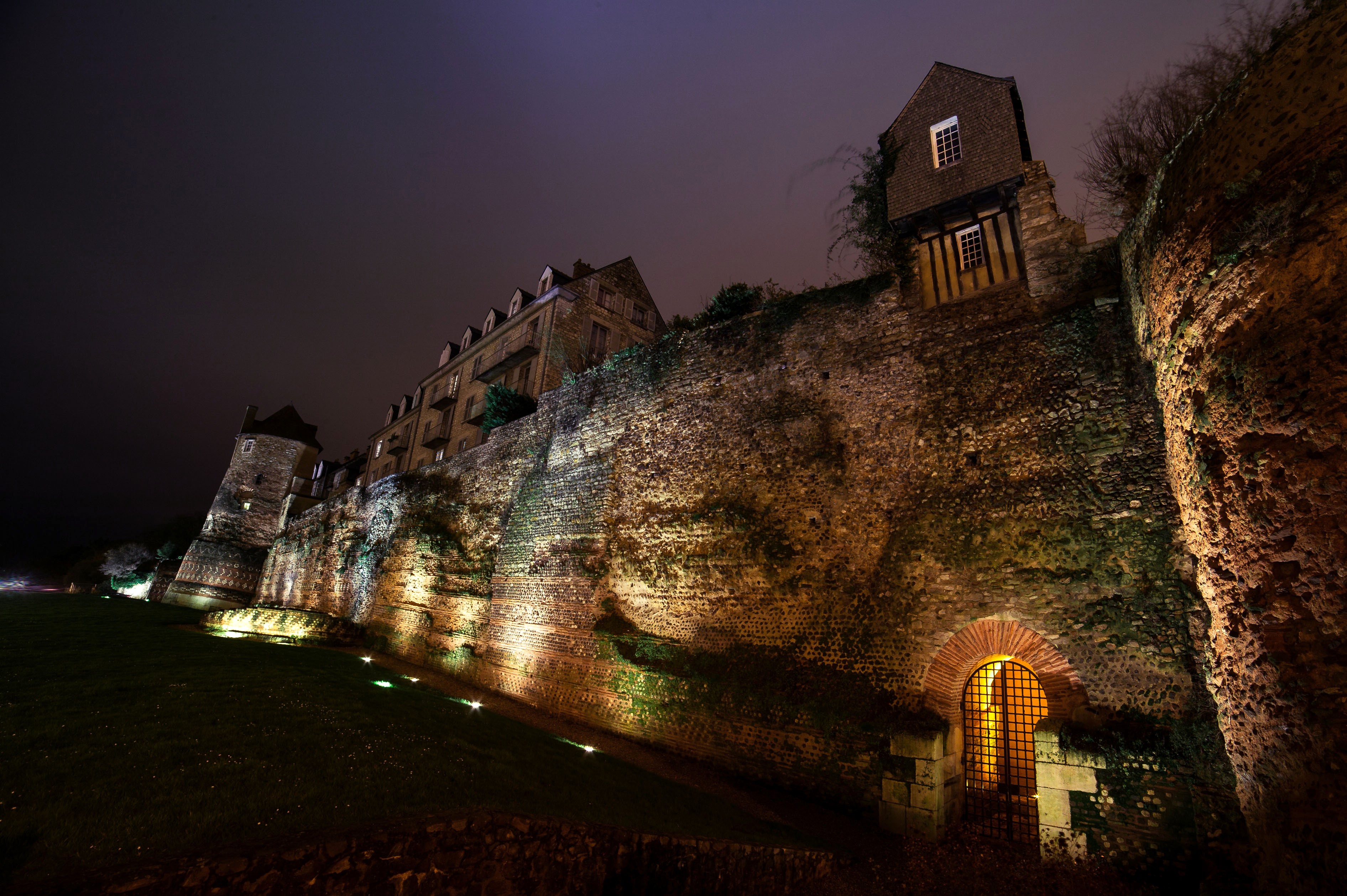 Fortress at night in Le Mans, France HD Wallpaper