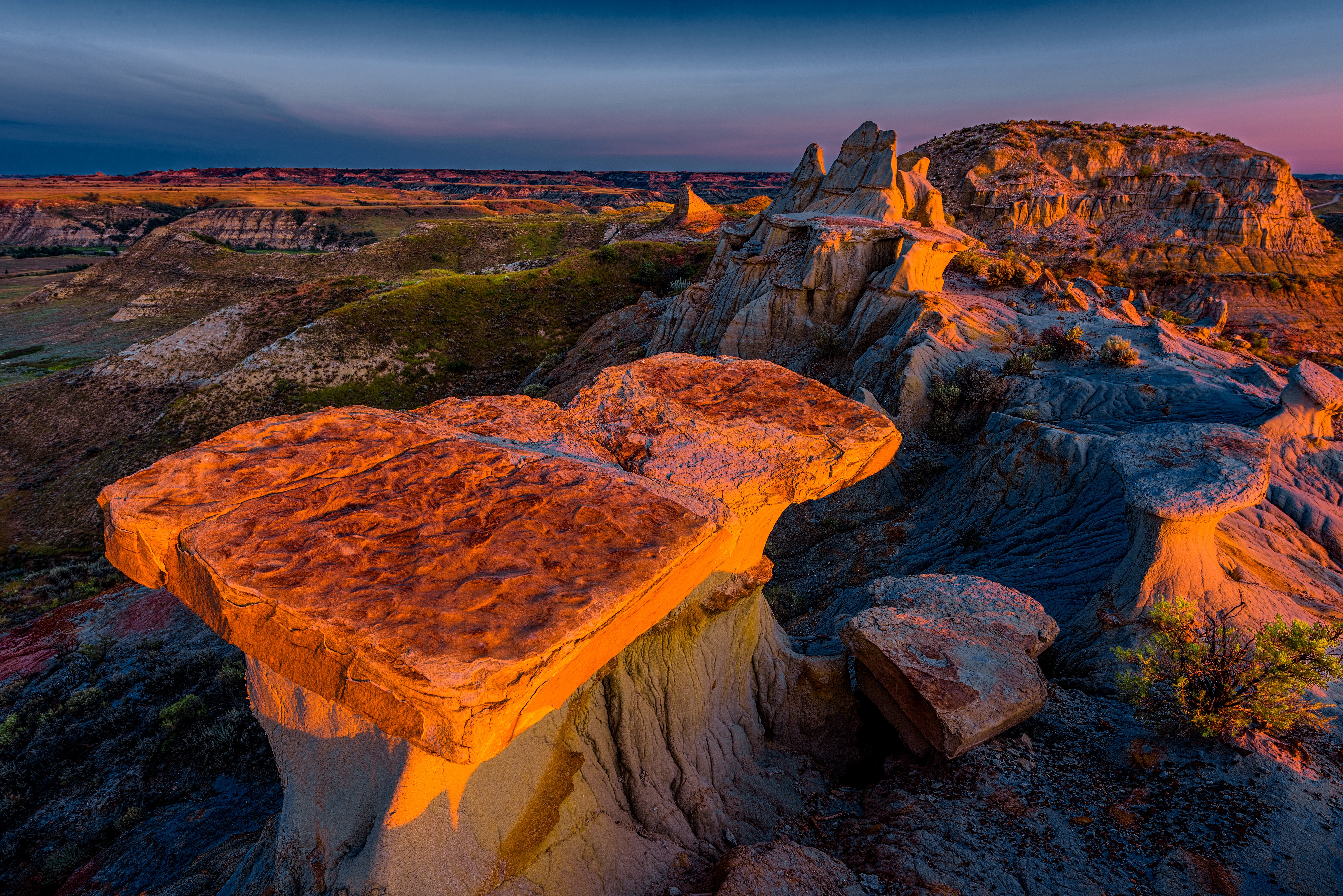 Theodore Roosevelt National Park Scenery at Sunrise HD Wallpaper