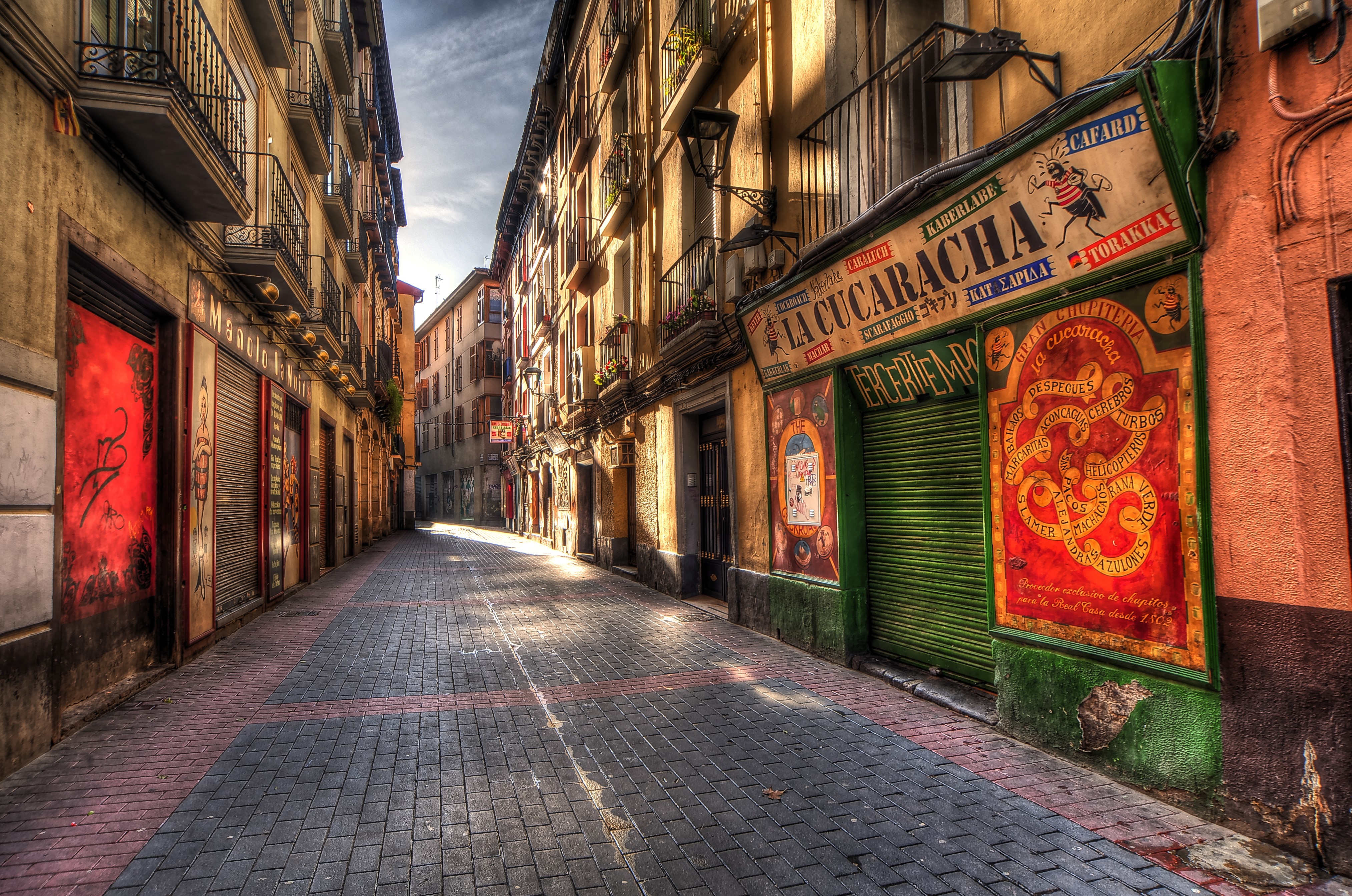 Street in Zaragoza Aragon, Spain HD Wallpaper