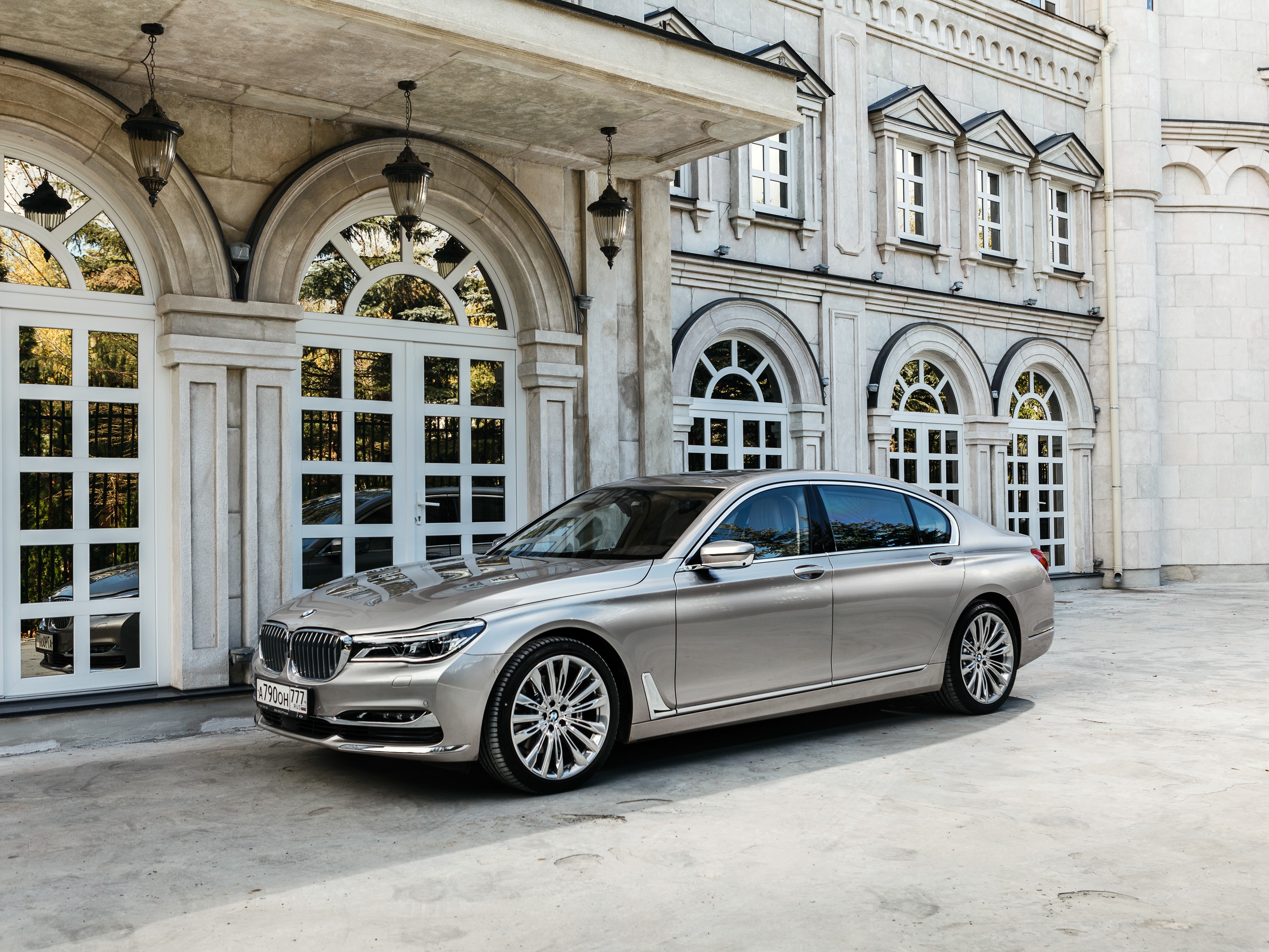 BMW 7-Series G12 Sedan HD Wallpaper