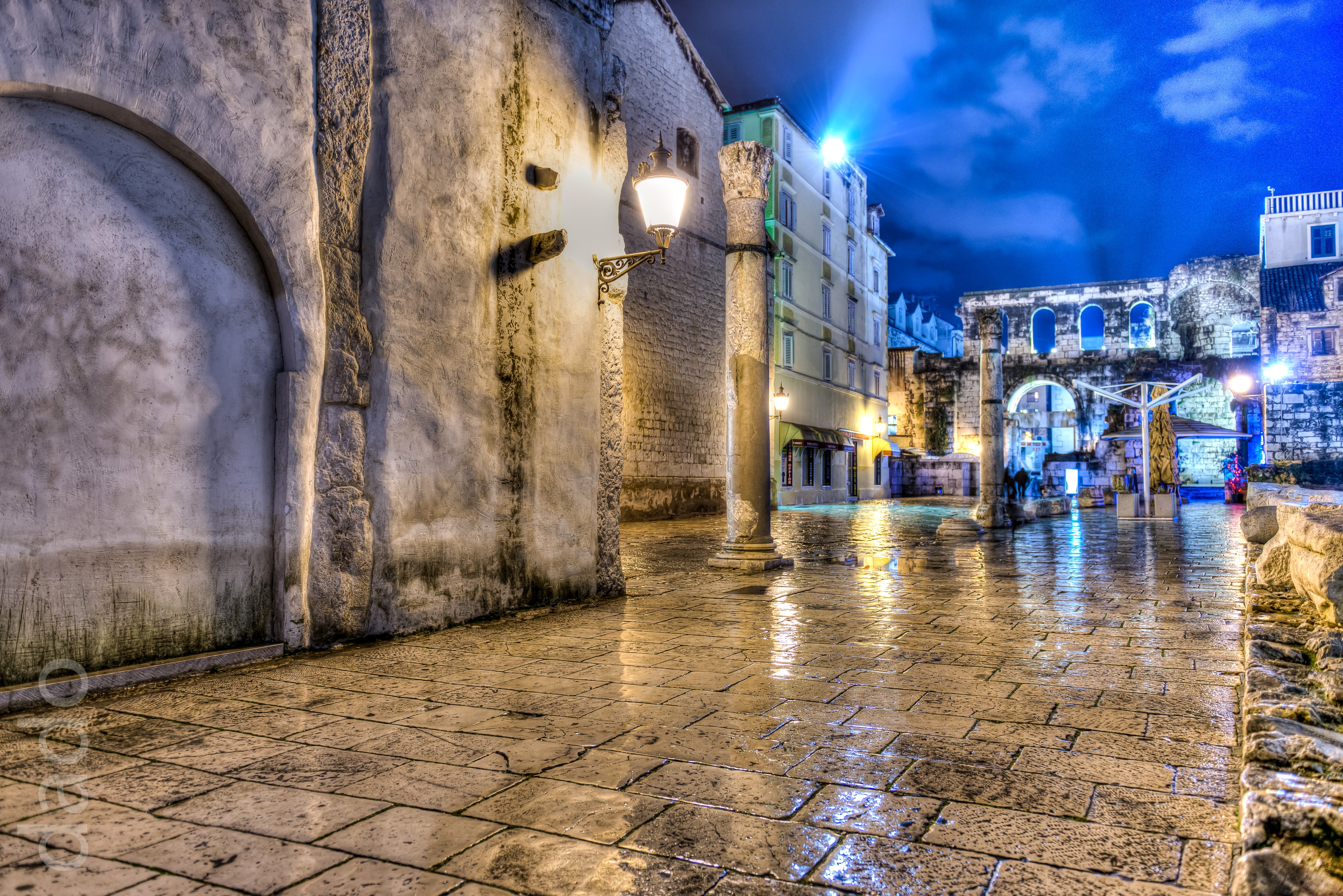 Street at night in Split, Croatia with HDR effect HD Wallpaper