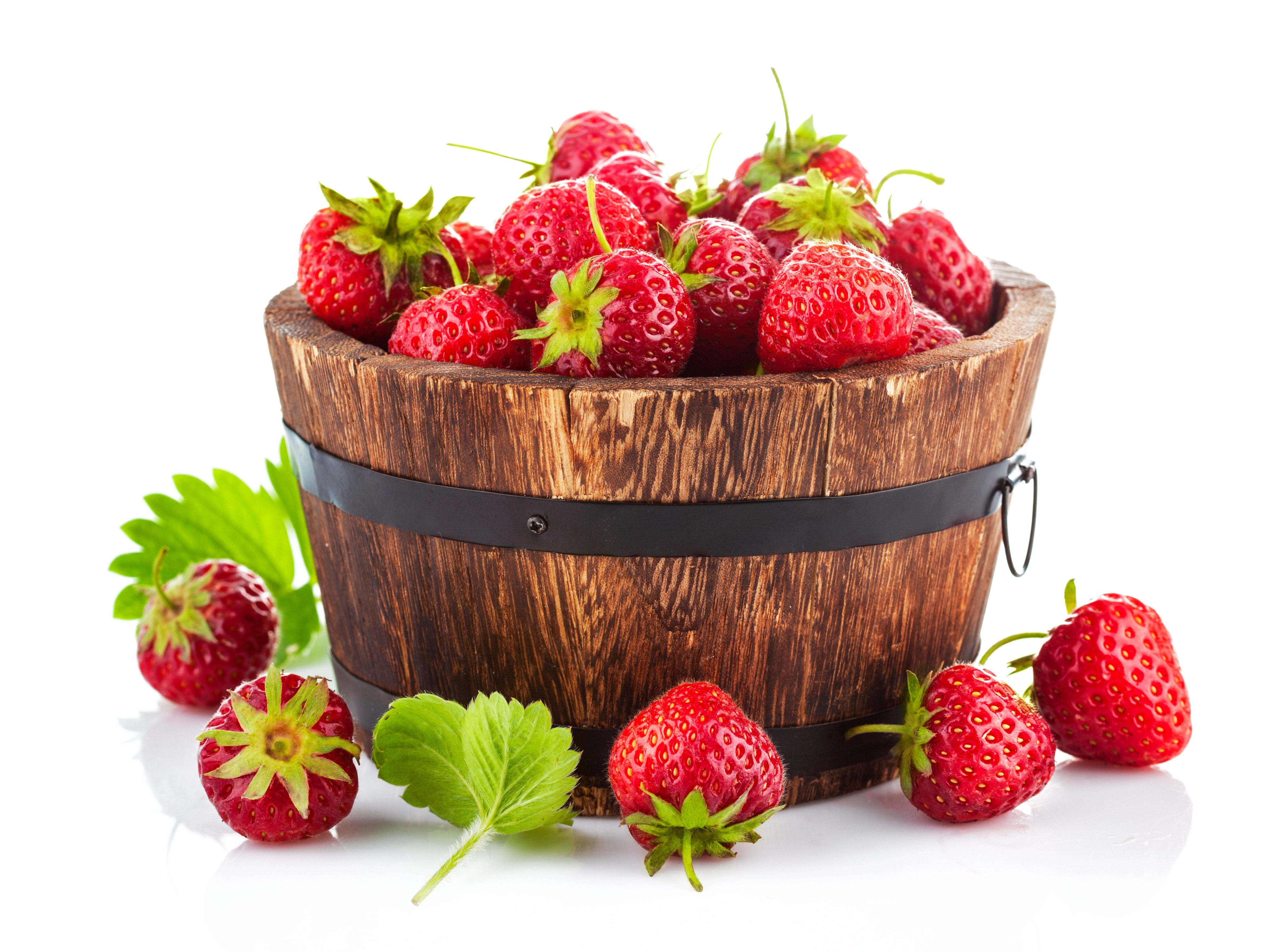 Bucket of Strawberries with Leaves HD Wallpaper