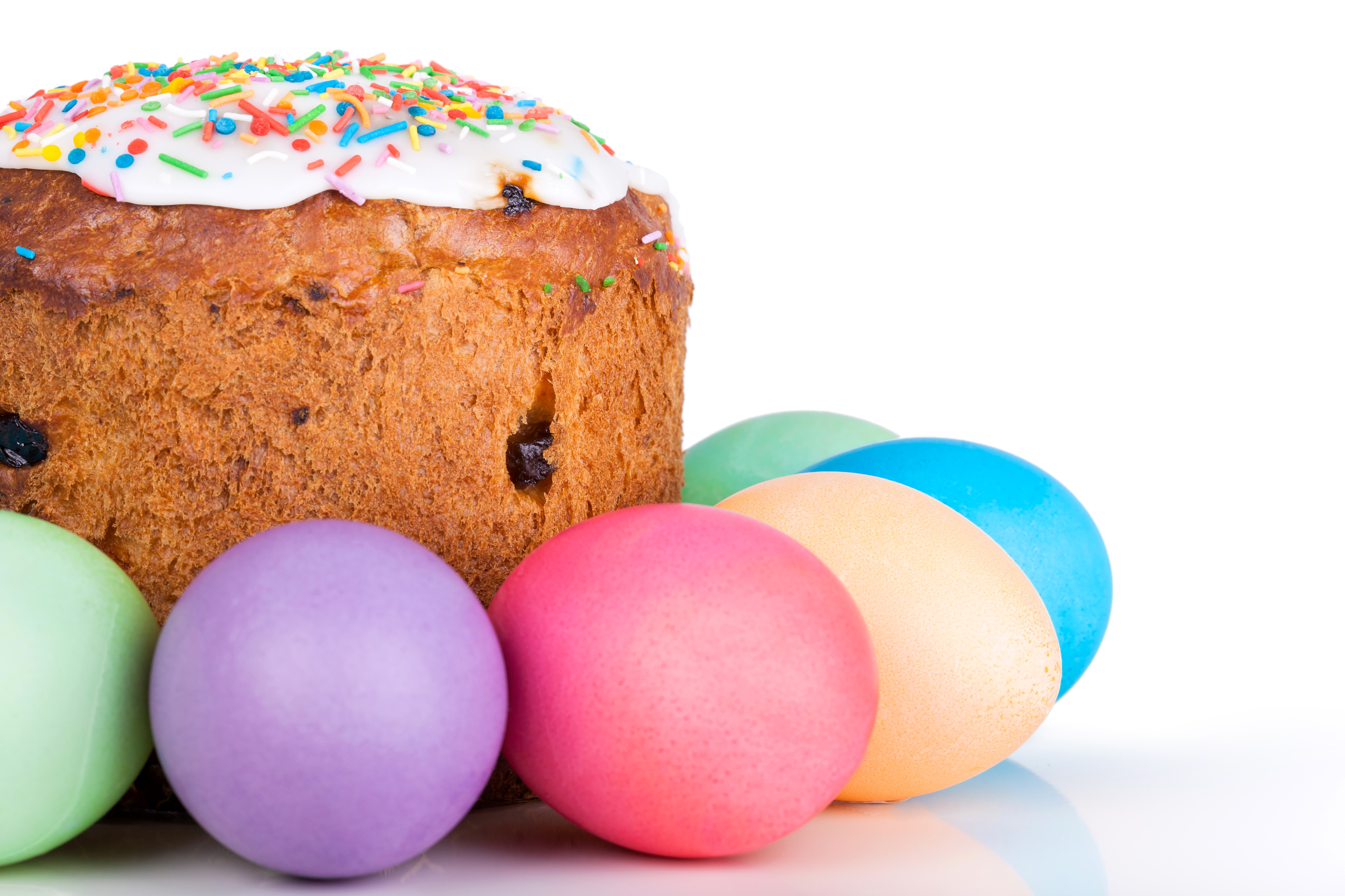 Easter Kulich and colorful eggs HD Wallpaper