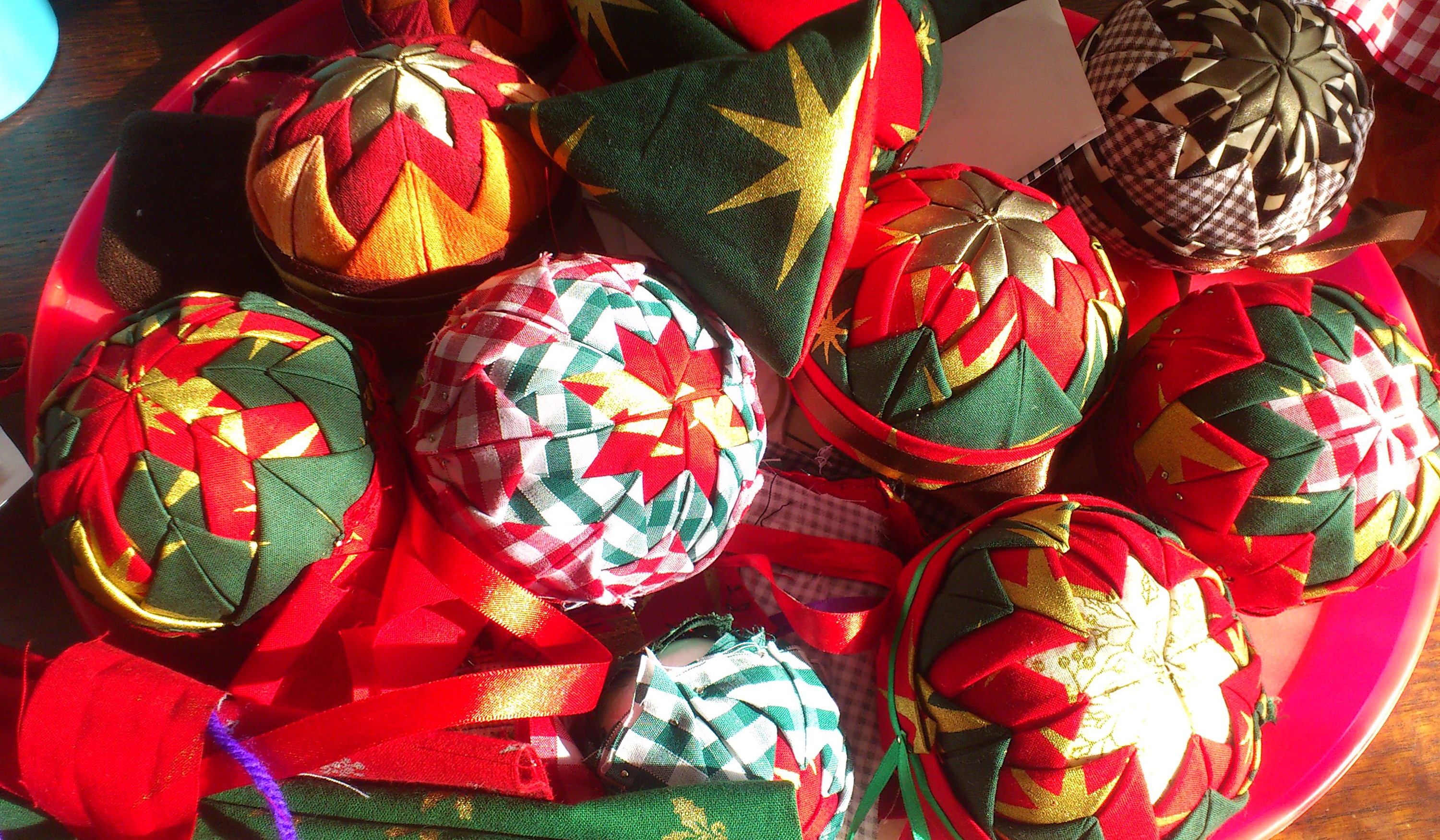 Handmade Christmas Ornaments on a Tray HD Wallpaper