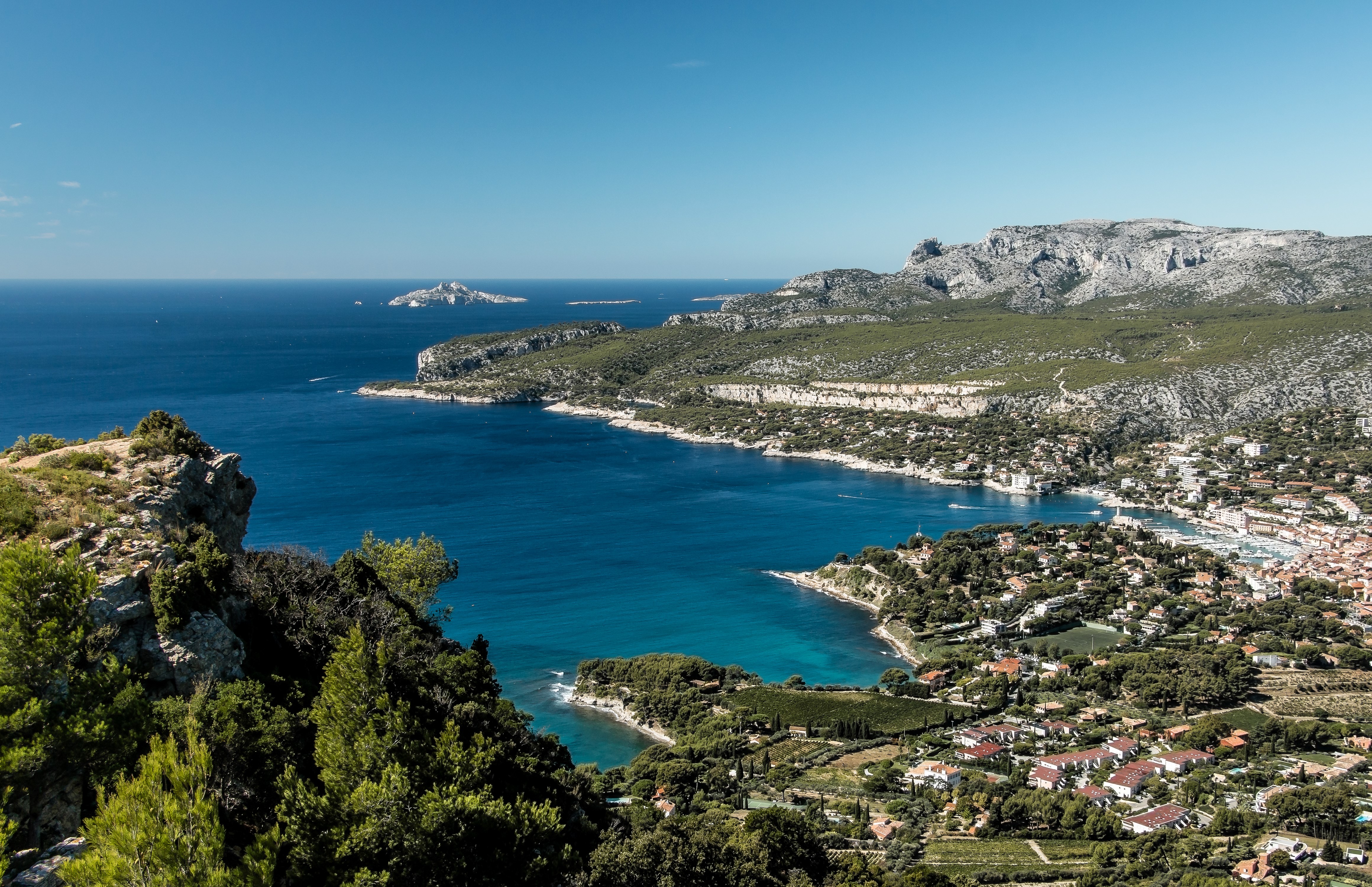 4K Cassis, France Coastline with Houses and Marinas HD Wallpaper