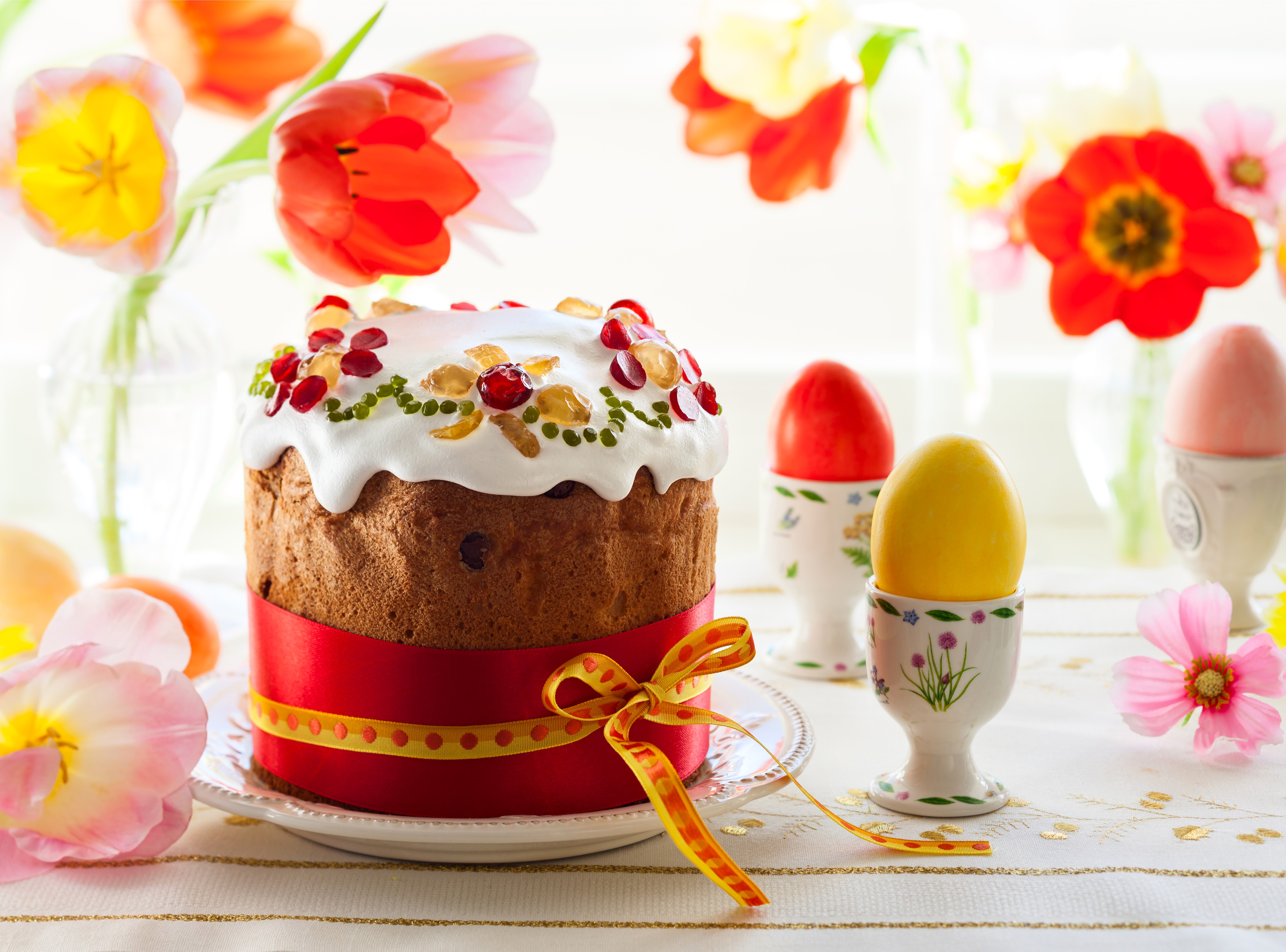 Easter Kulich with Tulips and Eggs HD Wallpaper