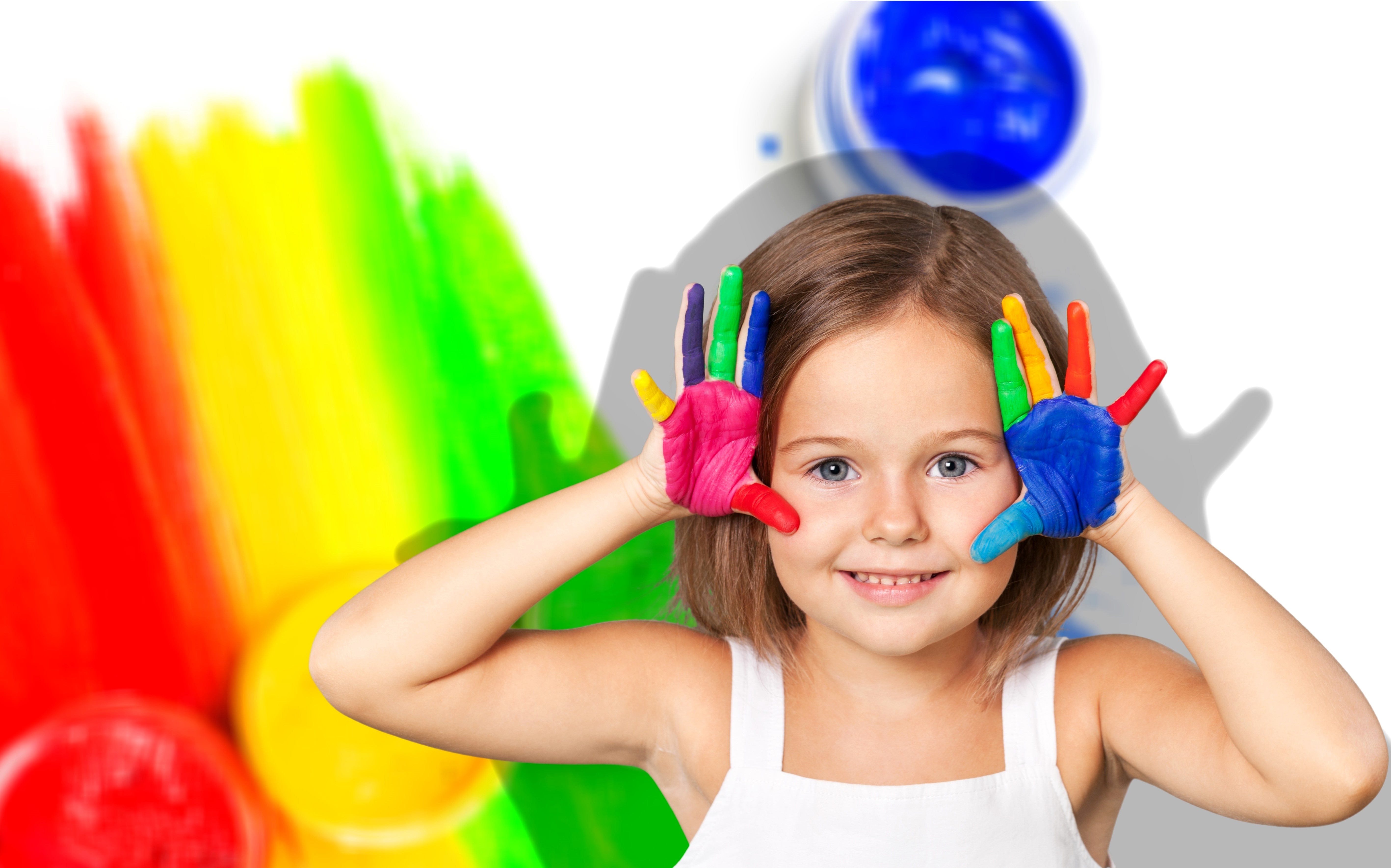 Little girl with colorful hands HD Wallpaper