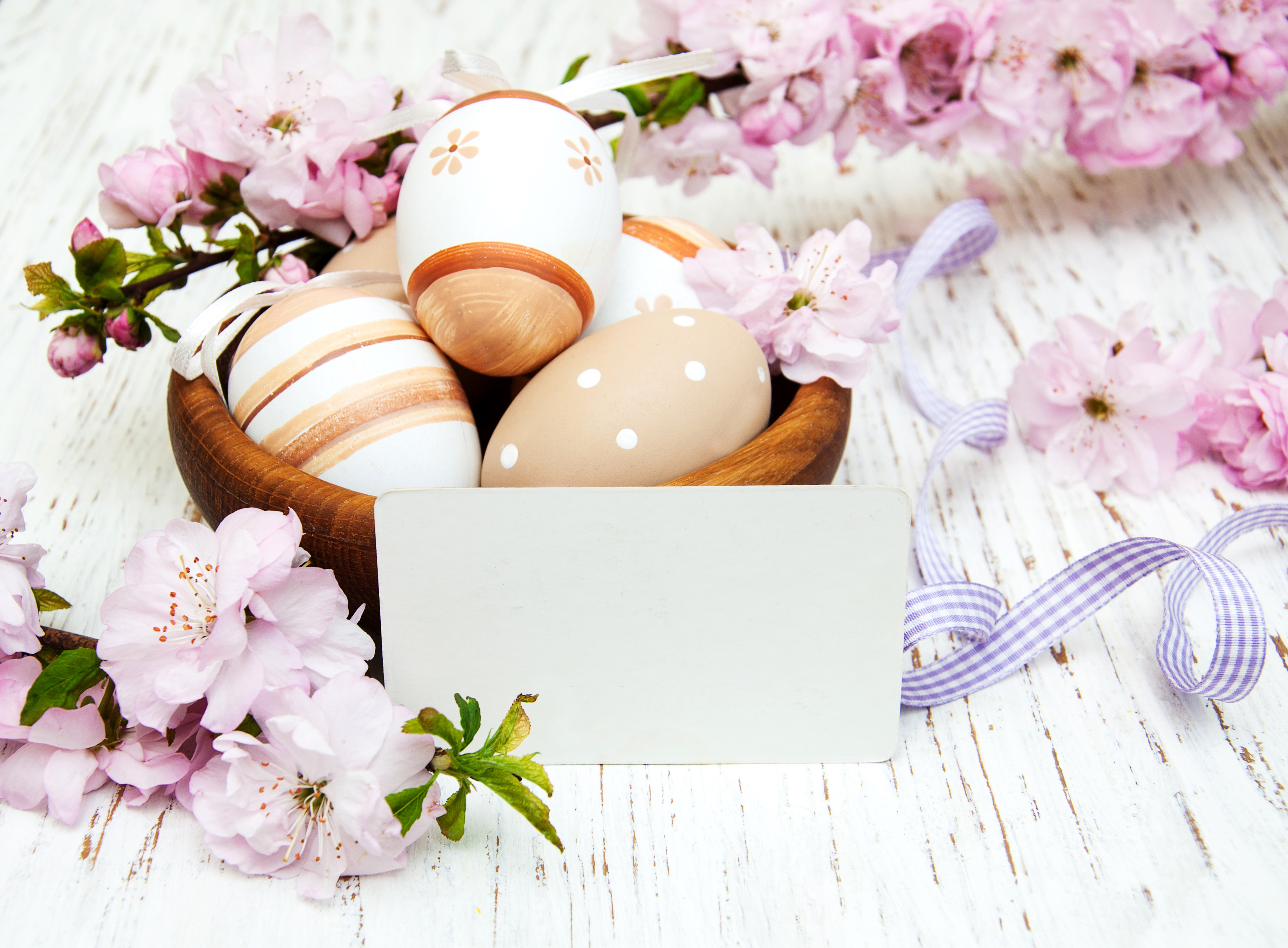 Easter Eggs in Wooden Bowl with Pink Blossoms and Card HD Wallpaper