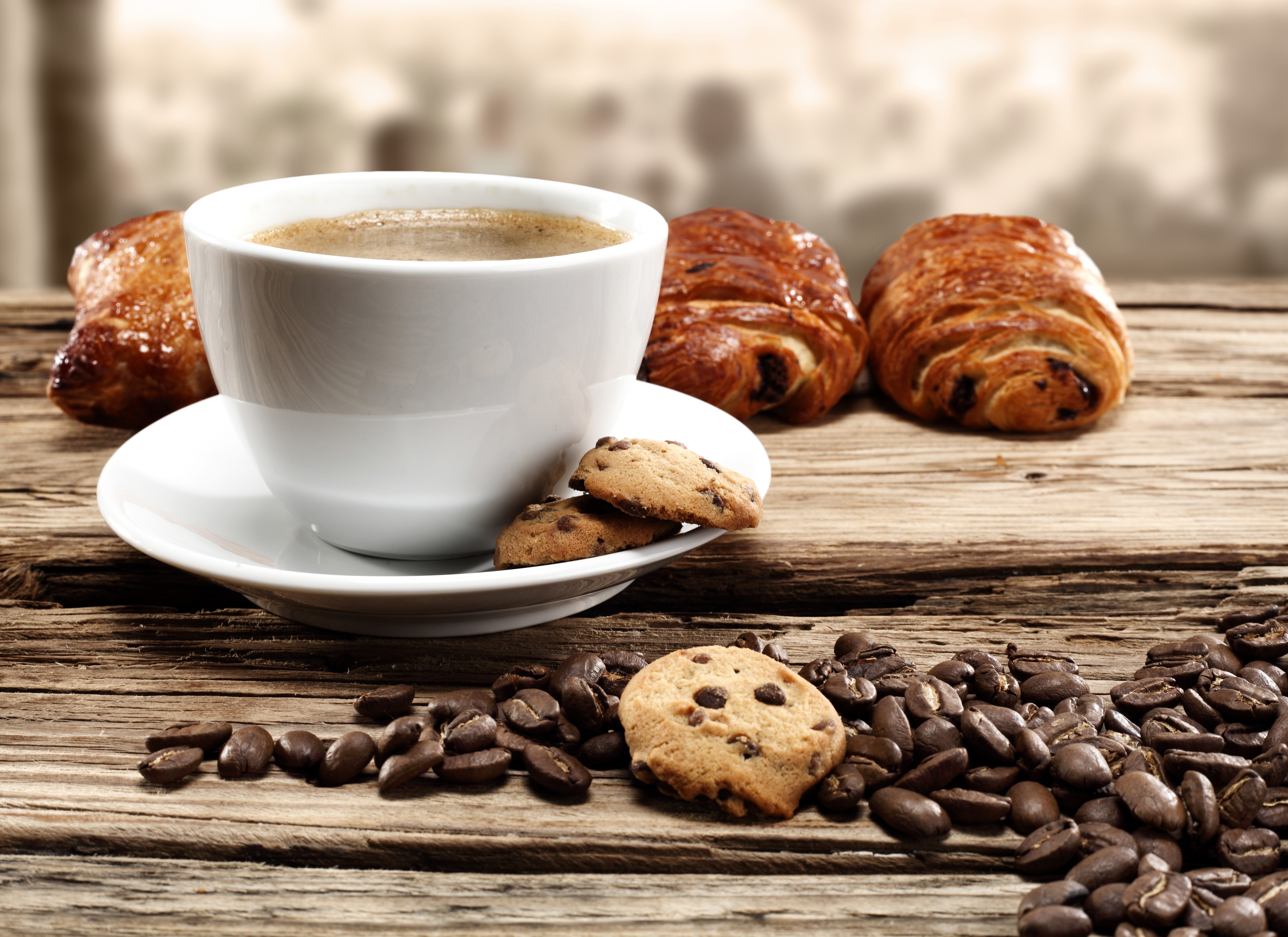 Coffee cup with pastries and coffee beans HD Wallpaper