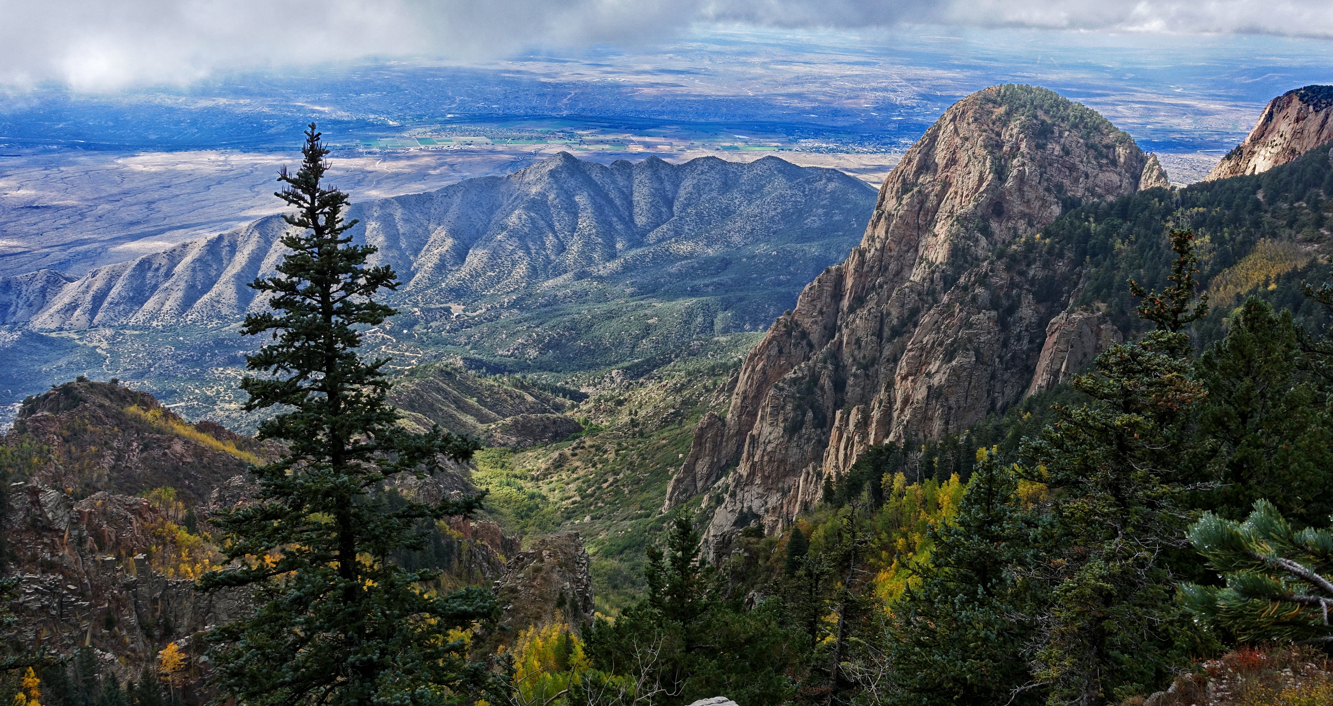 Mountains and Valley in Bernalillo, New Mexico HD Wallpaper