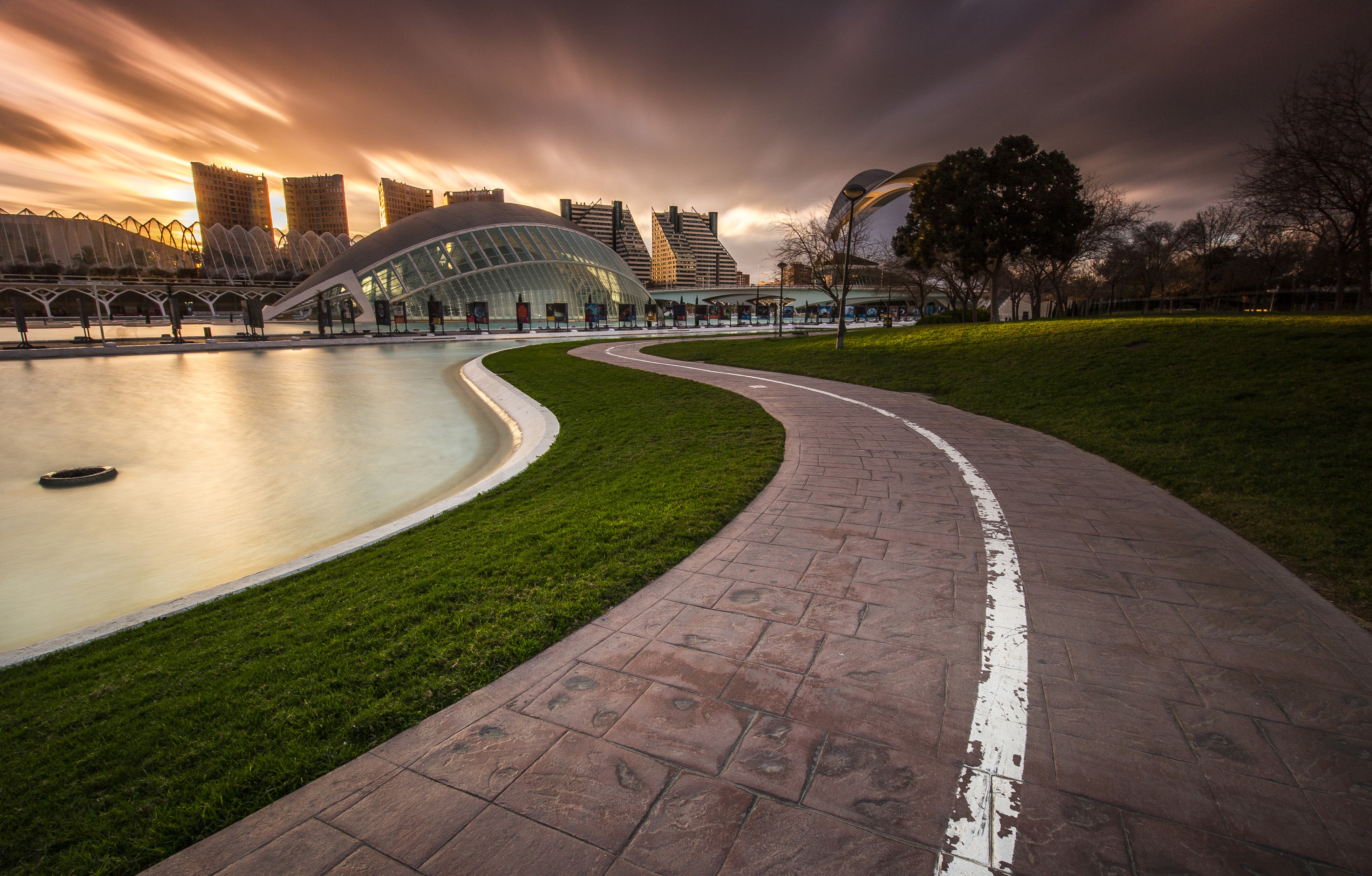 City of Arts and Sciences, Valencia, Spain HD Wallpaper