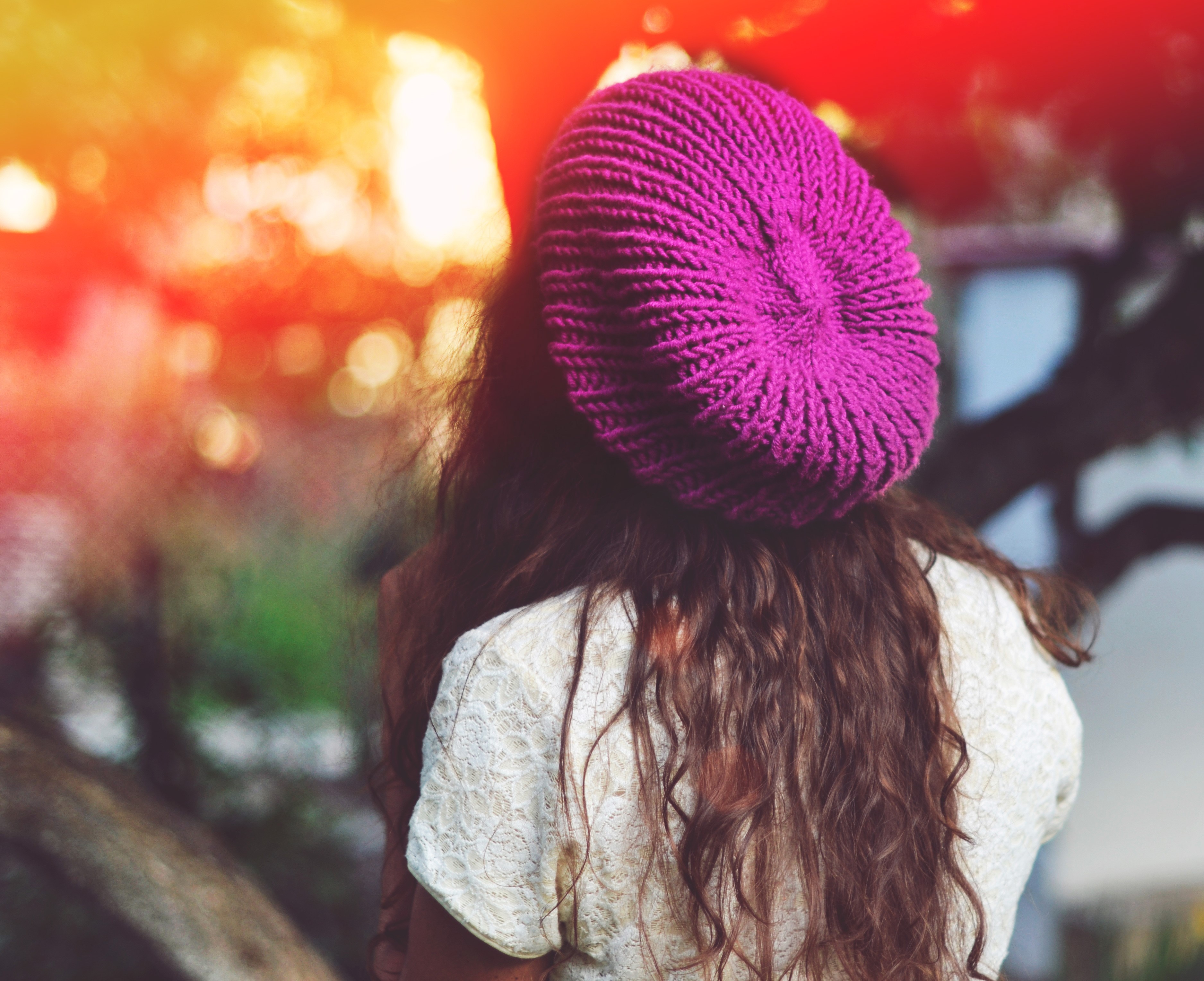 Woman wearing a purple knitted hat and white lace top HD Wallpaper