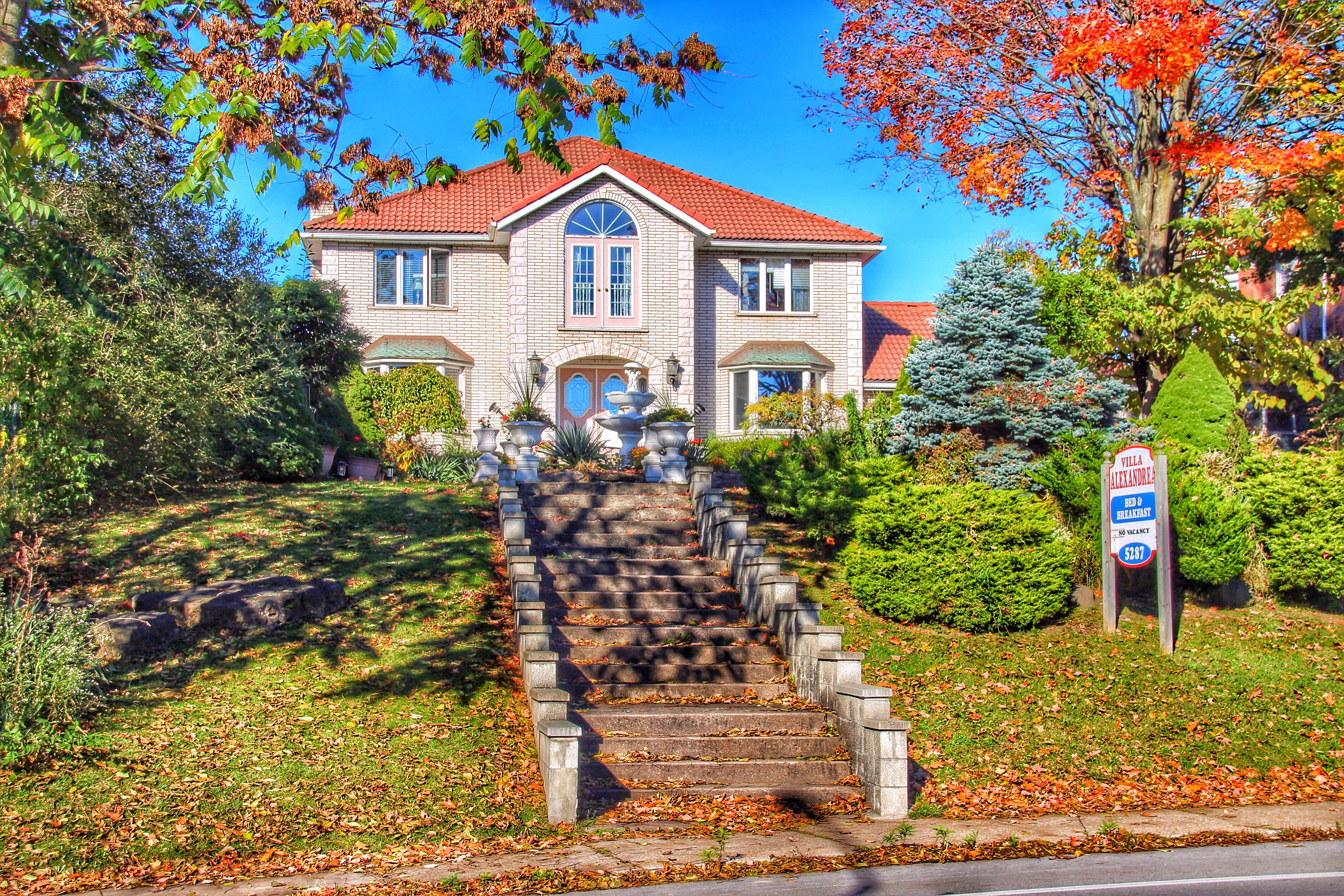Villa Alexandra Bed & Breakfast in Niagara Falls, Canada HD Wallpaper
