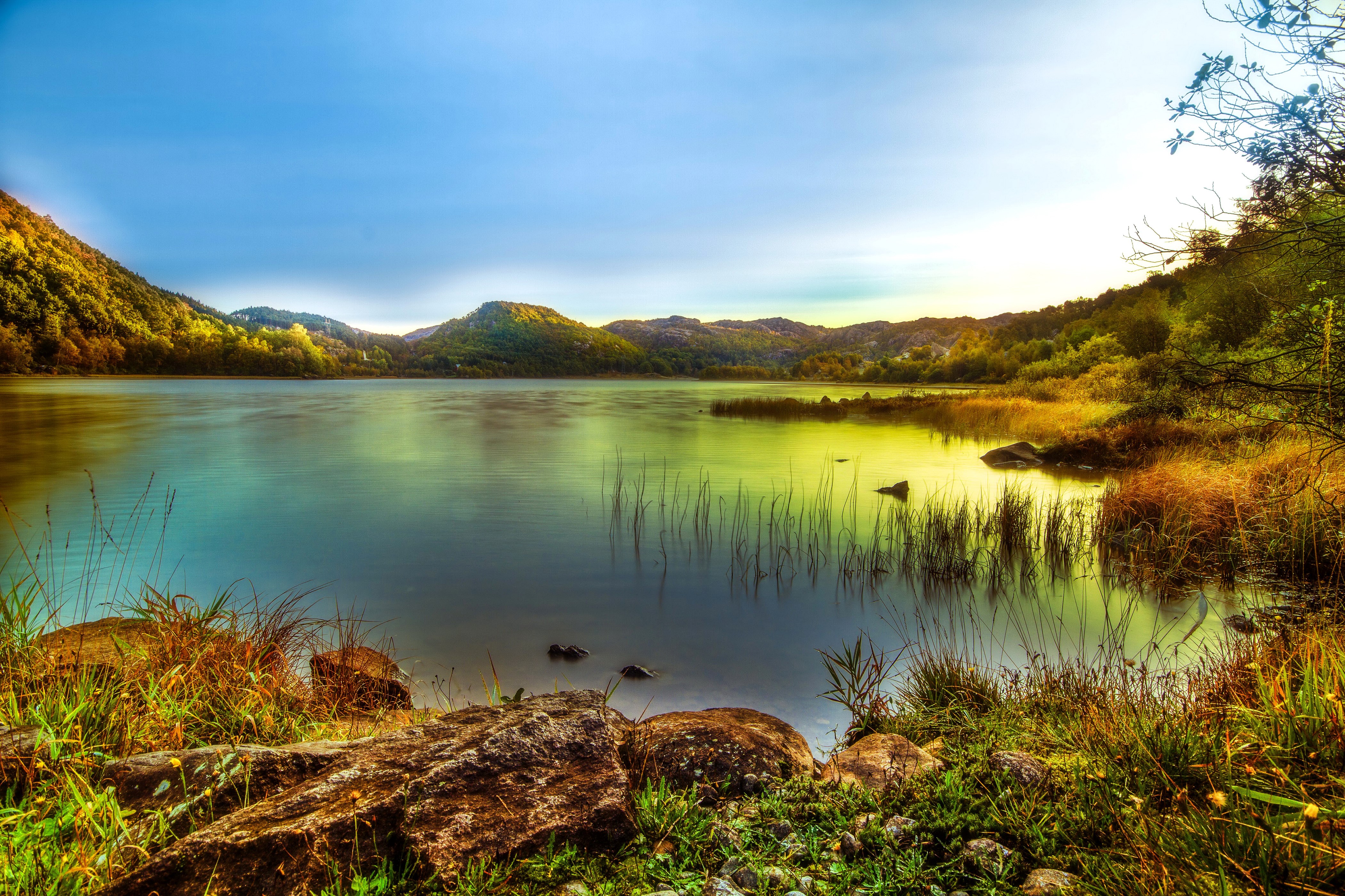 4K Lake and Mountains in Rogaland, Norway HD Wallpaper