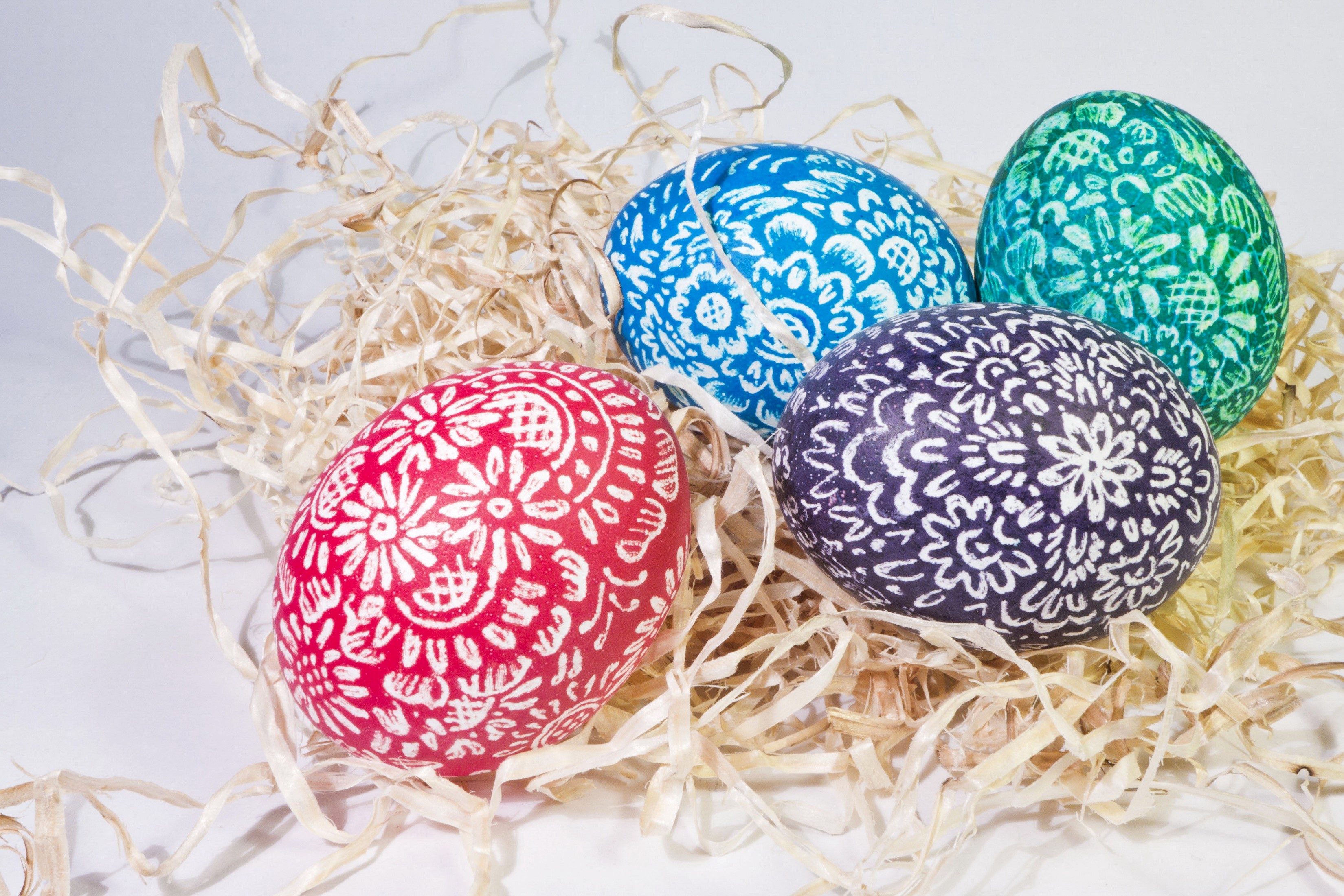 Easter Eggs in Straw Nest HD Wallpaper