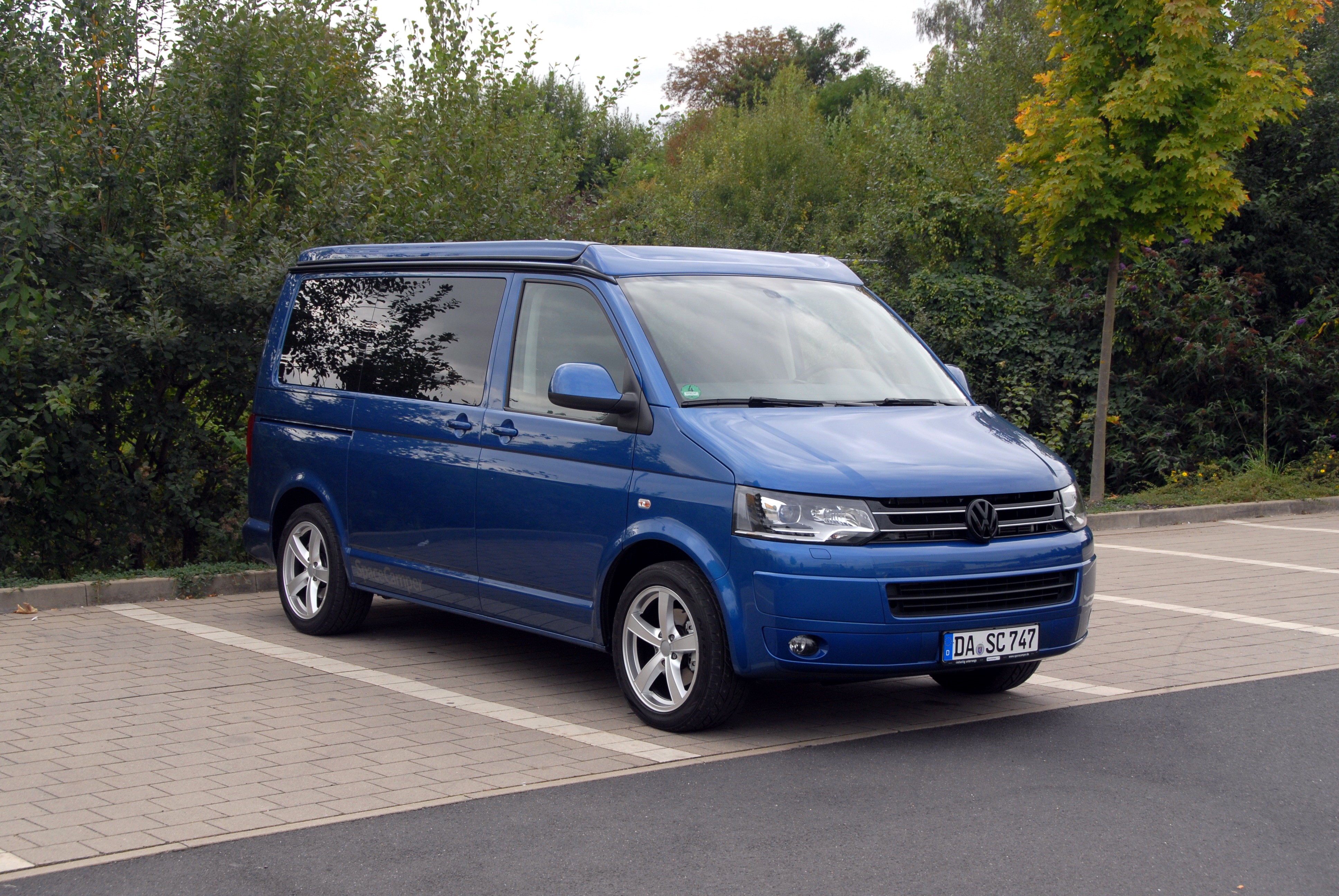 4K 2014 Volkswagen Space Camper Classic (T5) Blue Metallic HD Wallpaper