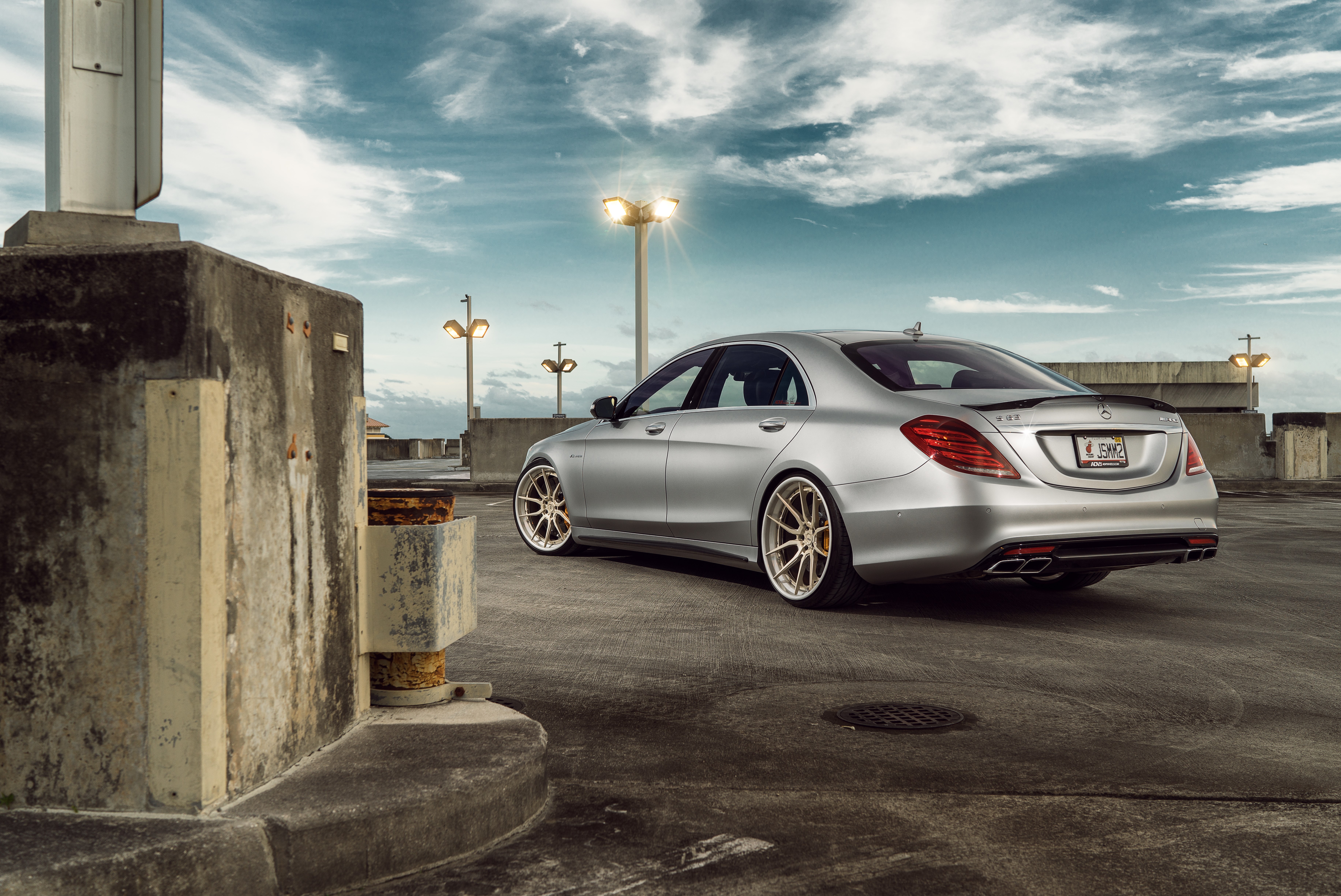 Silver Mercedes-Benz S63 Sedan ADV.1 HD Wallpaper