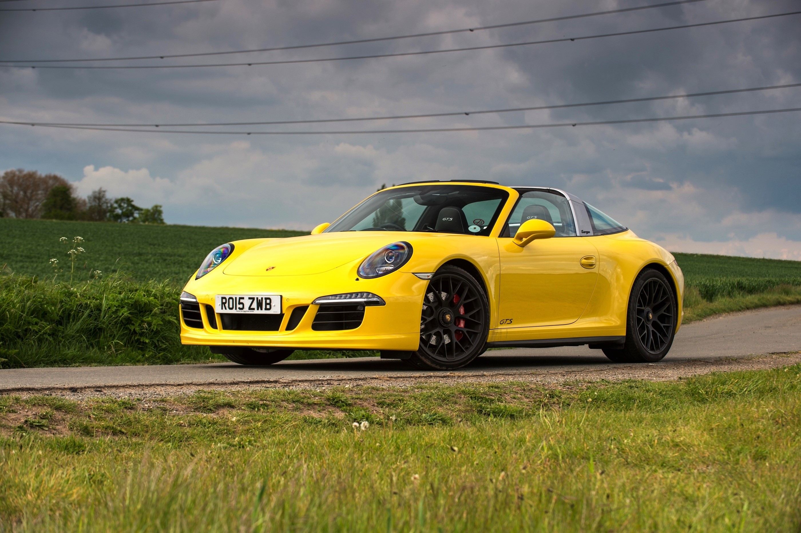 Yellow 2015 Porsche 911 Targa 4 GTS UK-spec HD Wallpaper