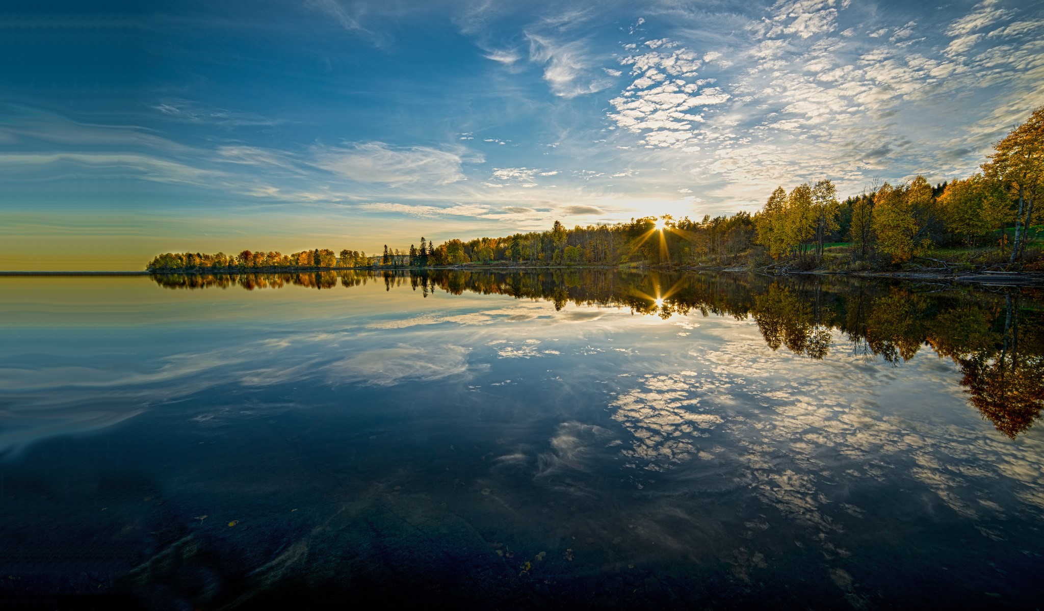Maridalsvannet lake at sunset in Norway HD Wallpaper