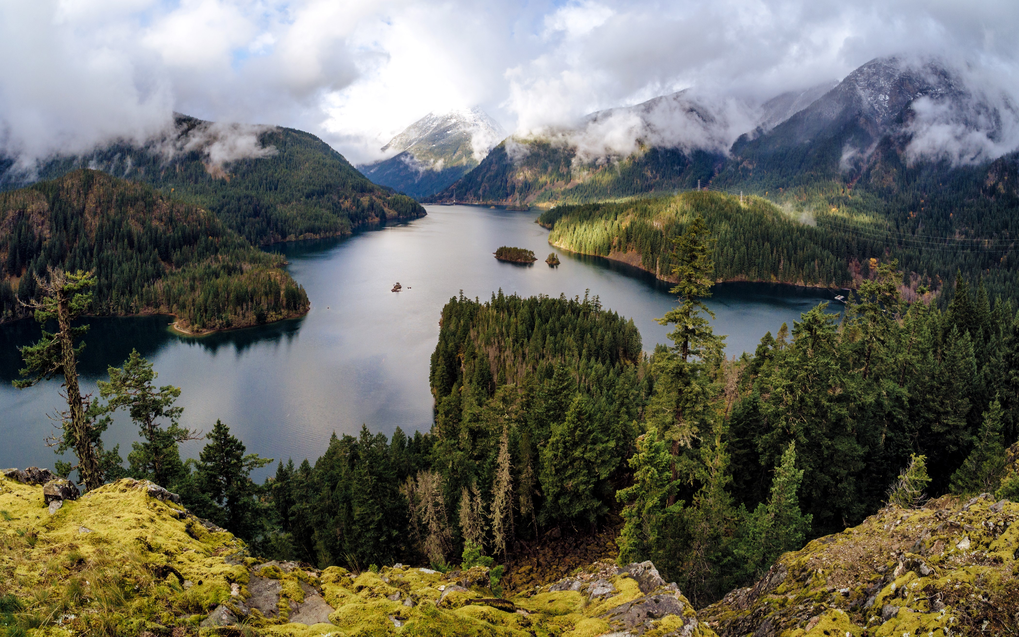 Lake Diablo in North Cascades, Washington, USA HD Wallpaper