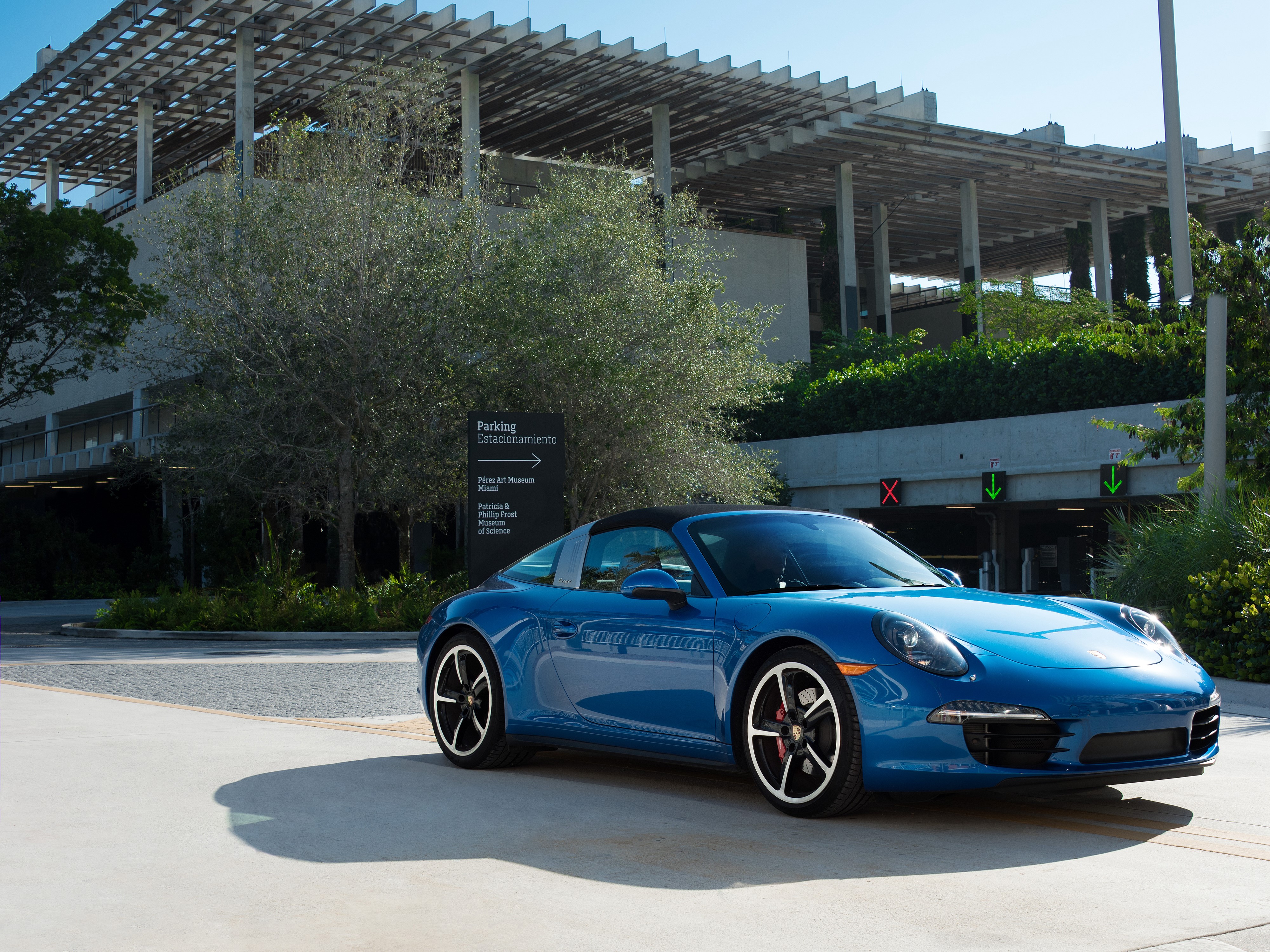 2015 Porsche 911 Targa 4S in light blue HD Wallpaper