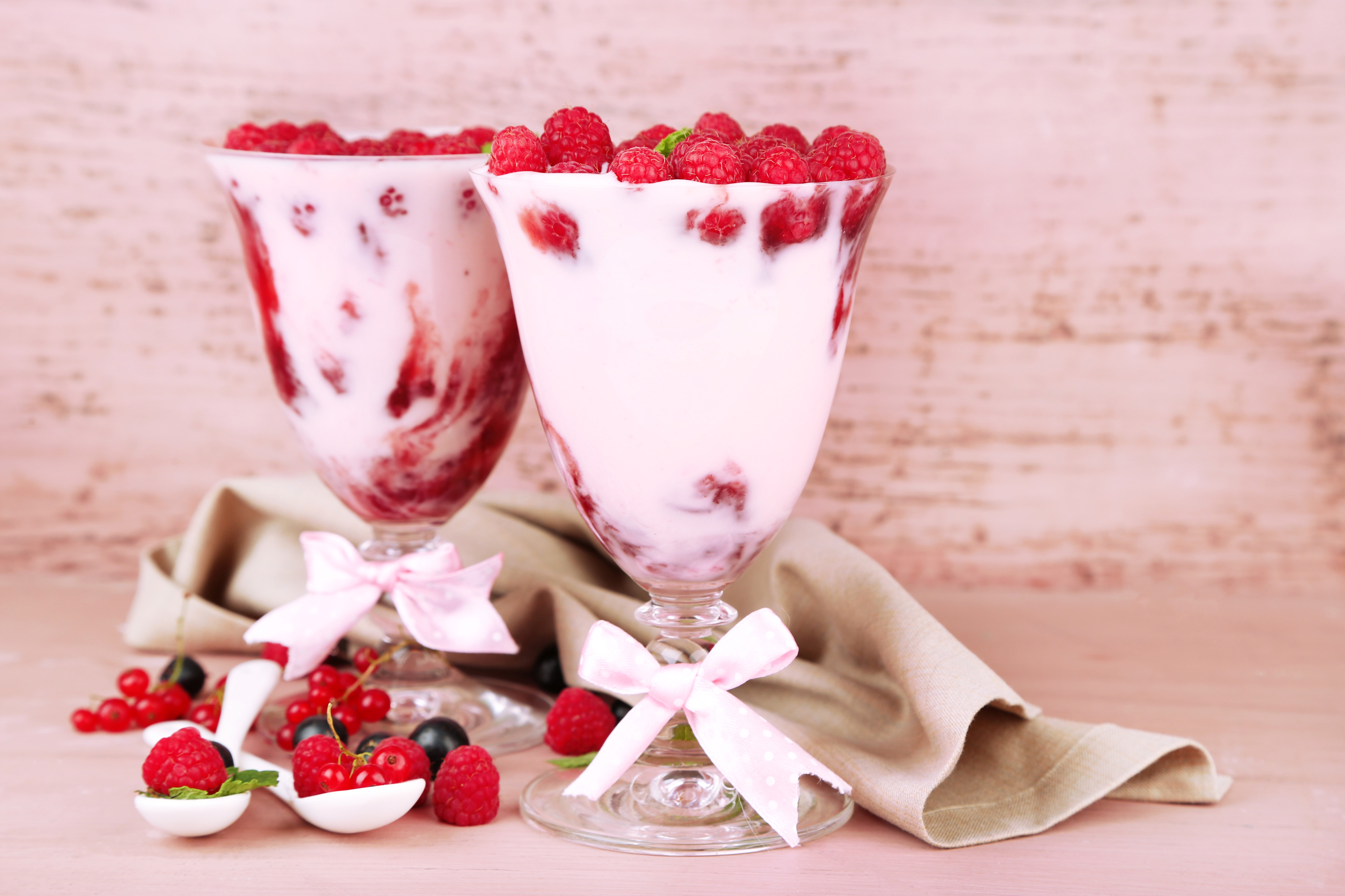 Two glasses of raspberry yogurt with berries HD Wallpaper