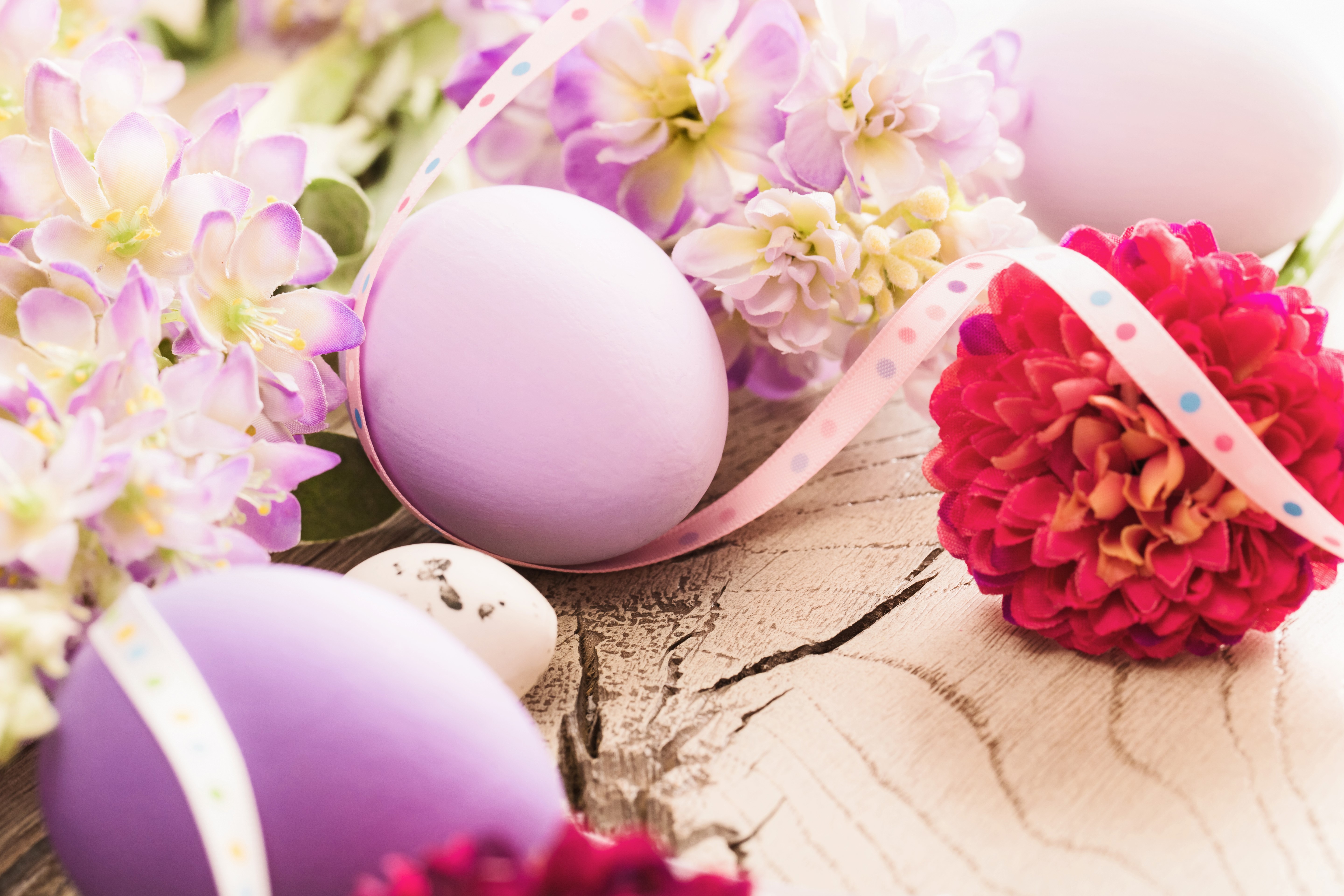 Easter Eggs and Flowers on Wooden Surface HD Wallpaper