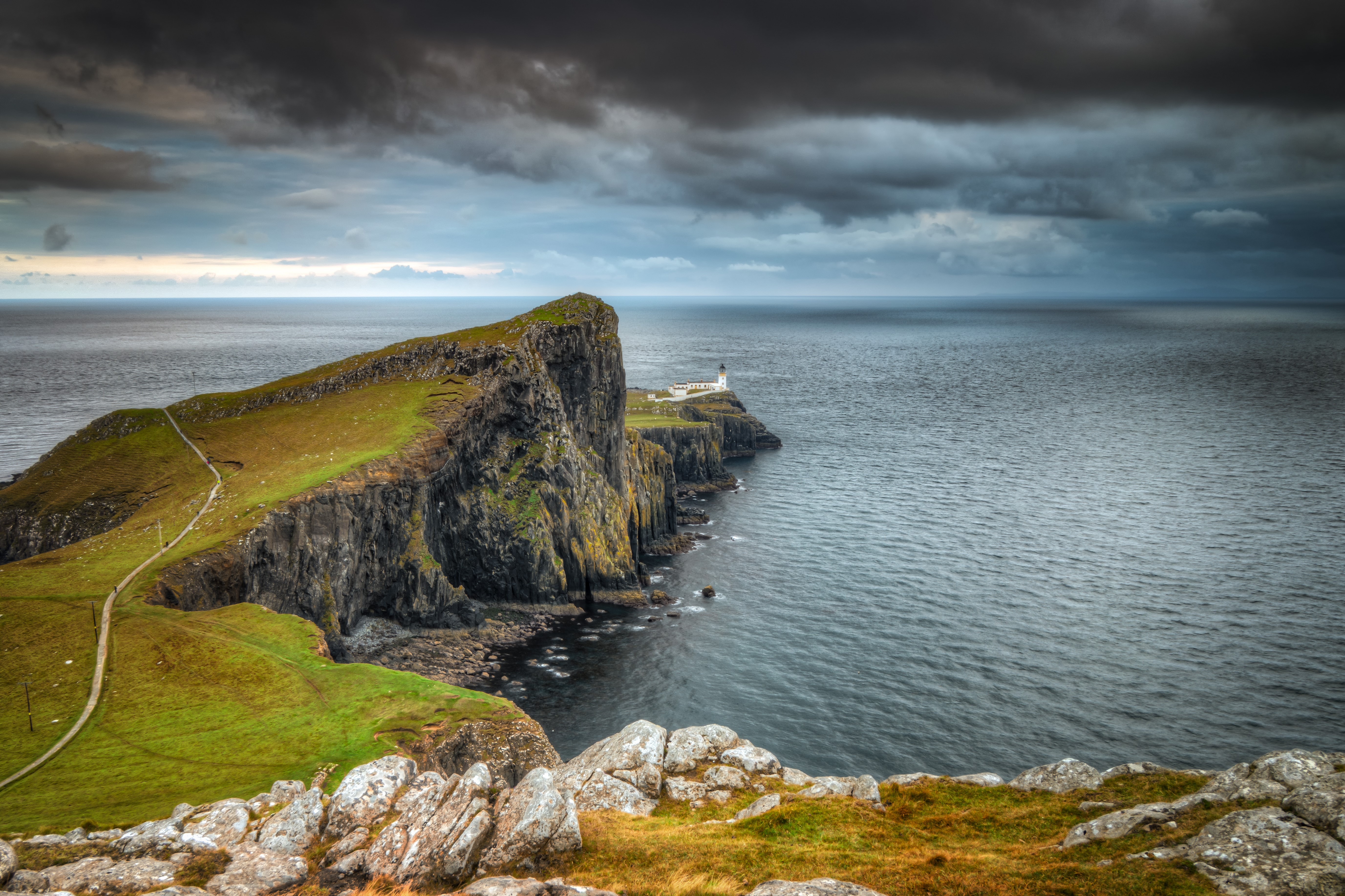 Neist Point Lighthouse, Scotland Coast HD Wallpaper