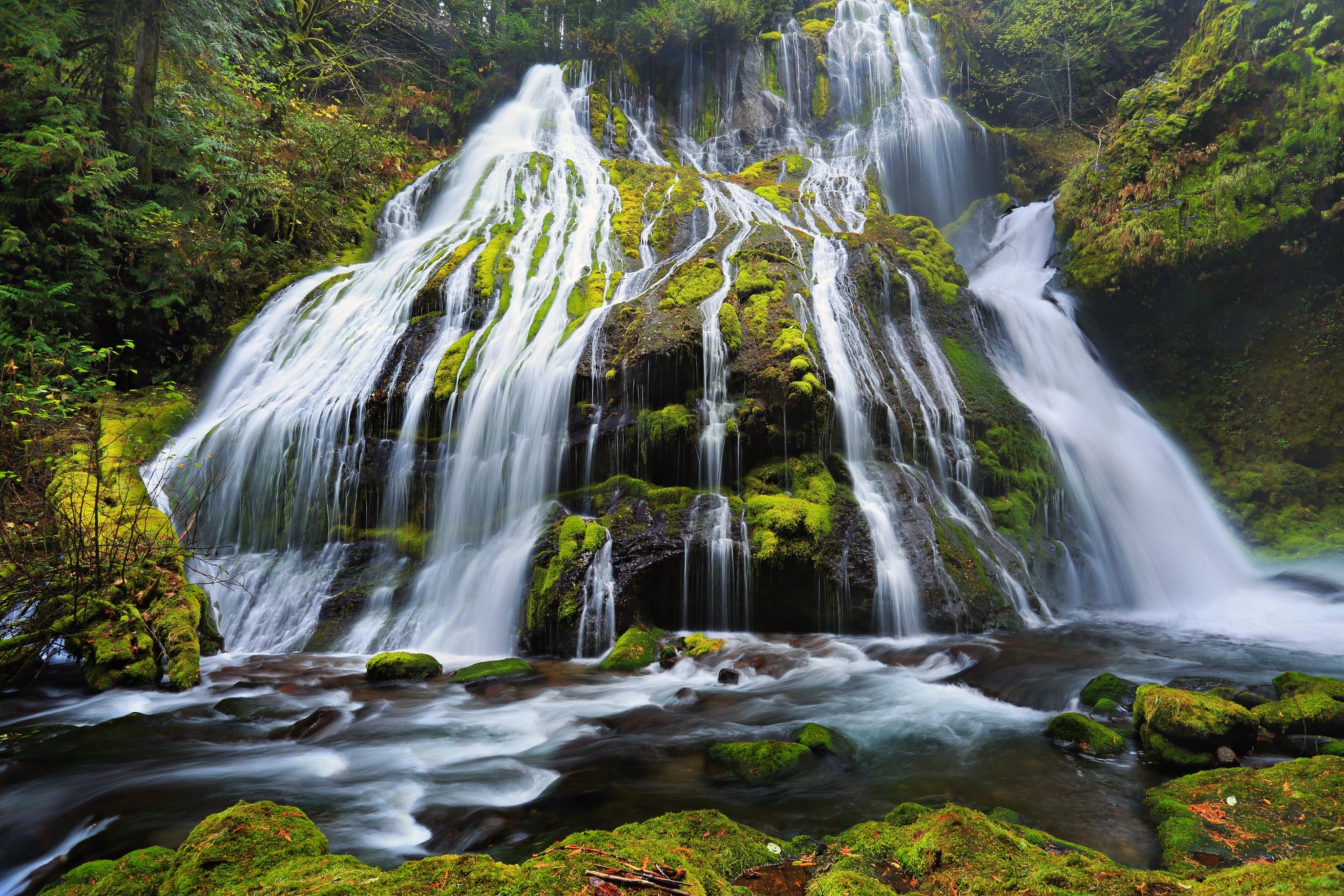 Panther Creek Falls in Columbia River Gorge, Oregon HD Wallpaper