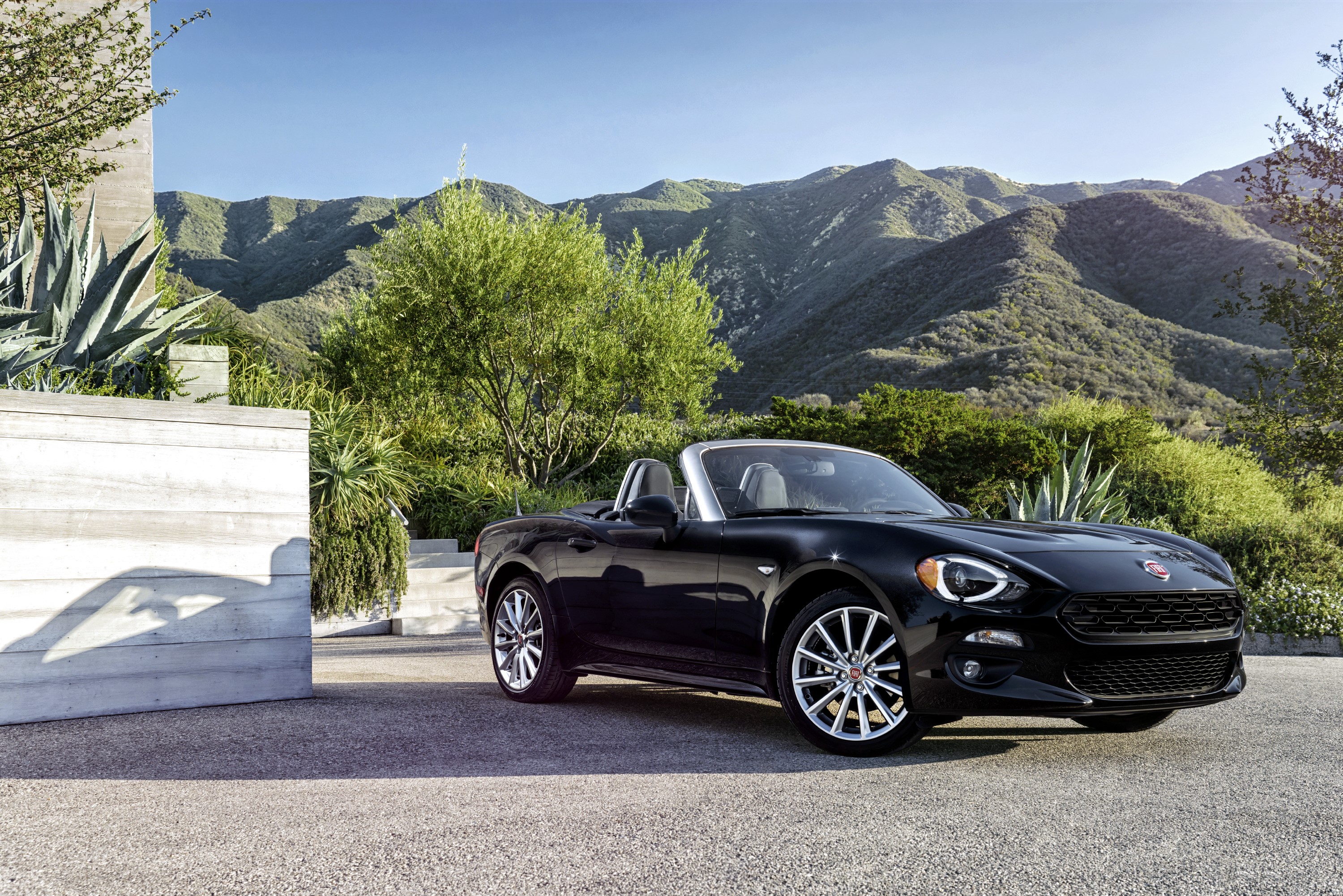Black Fiat 124 Spider convertible HD Wallpaper