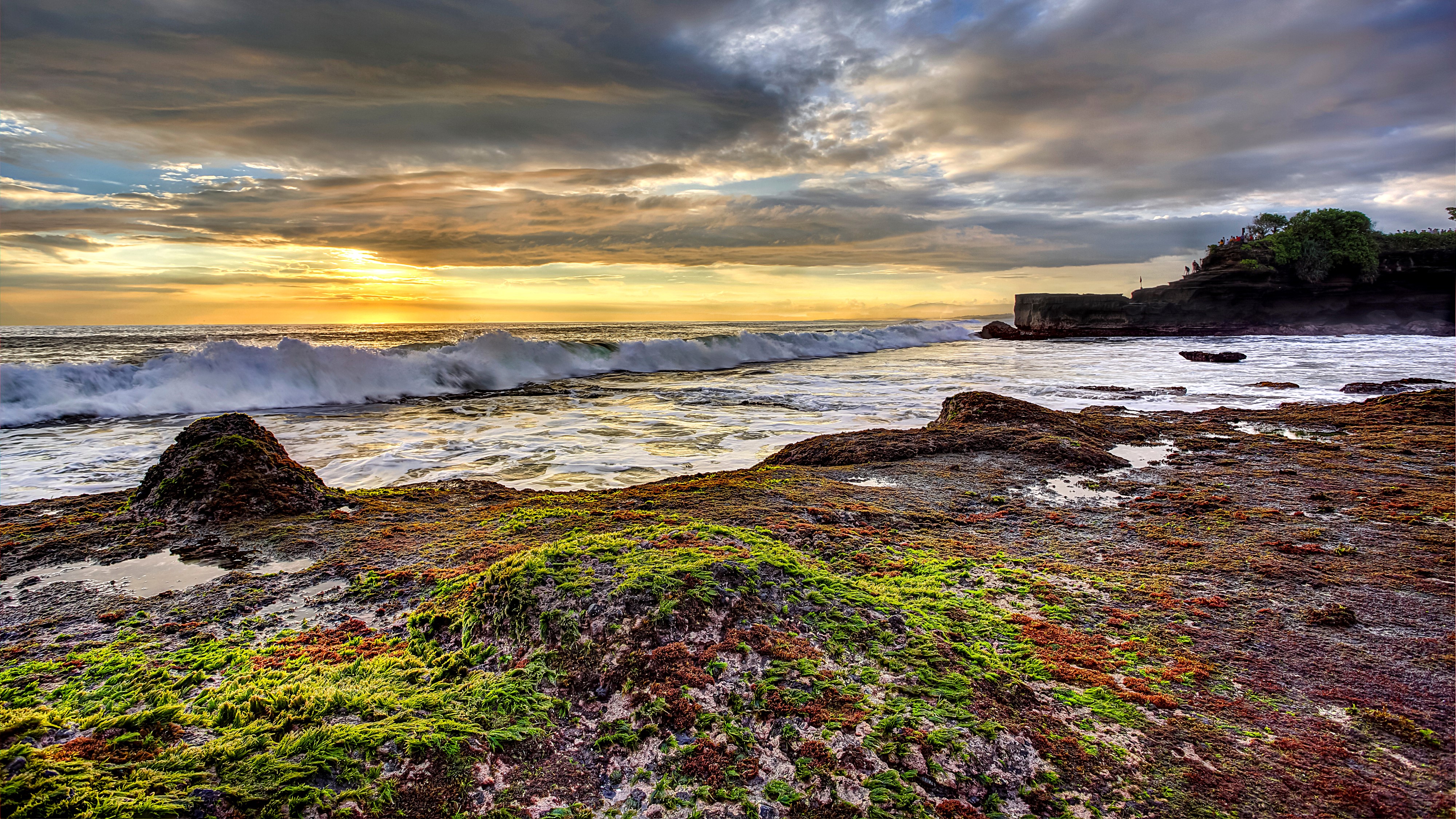 4K Coast Scenery with Waves at Sunset HD Wallpaper