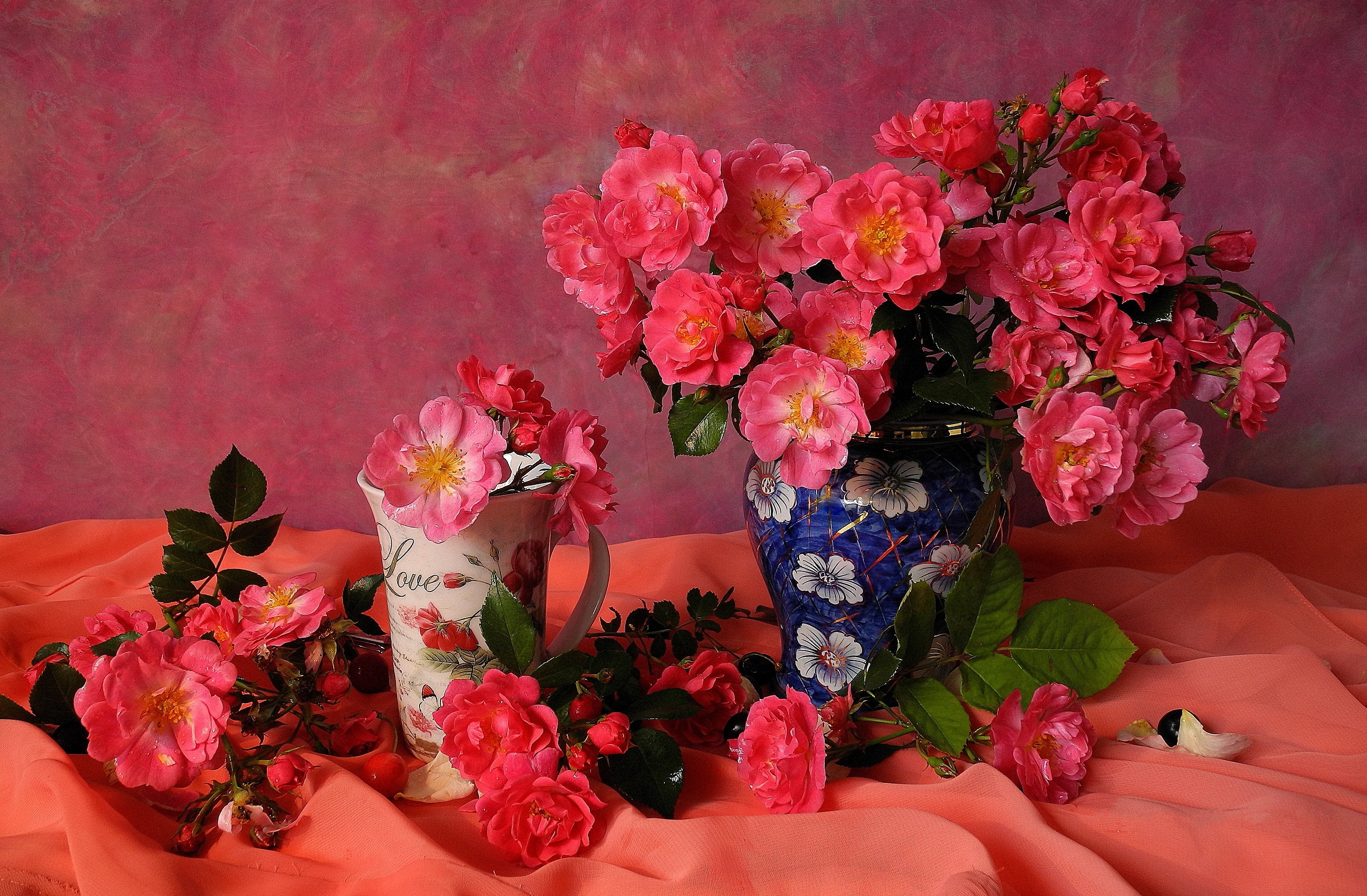 Still-life of pink roses in vases HD Wallpaper