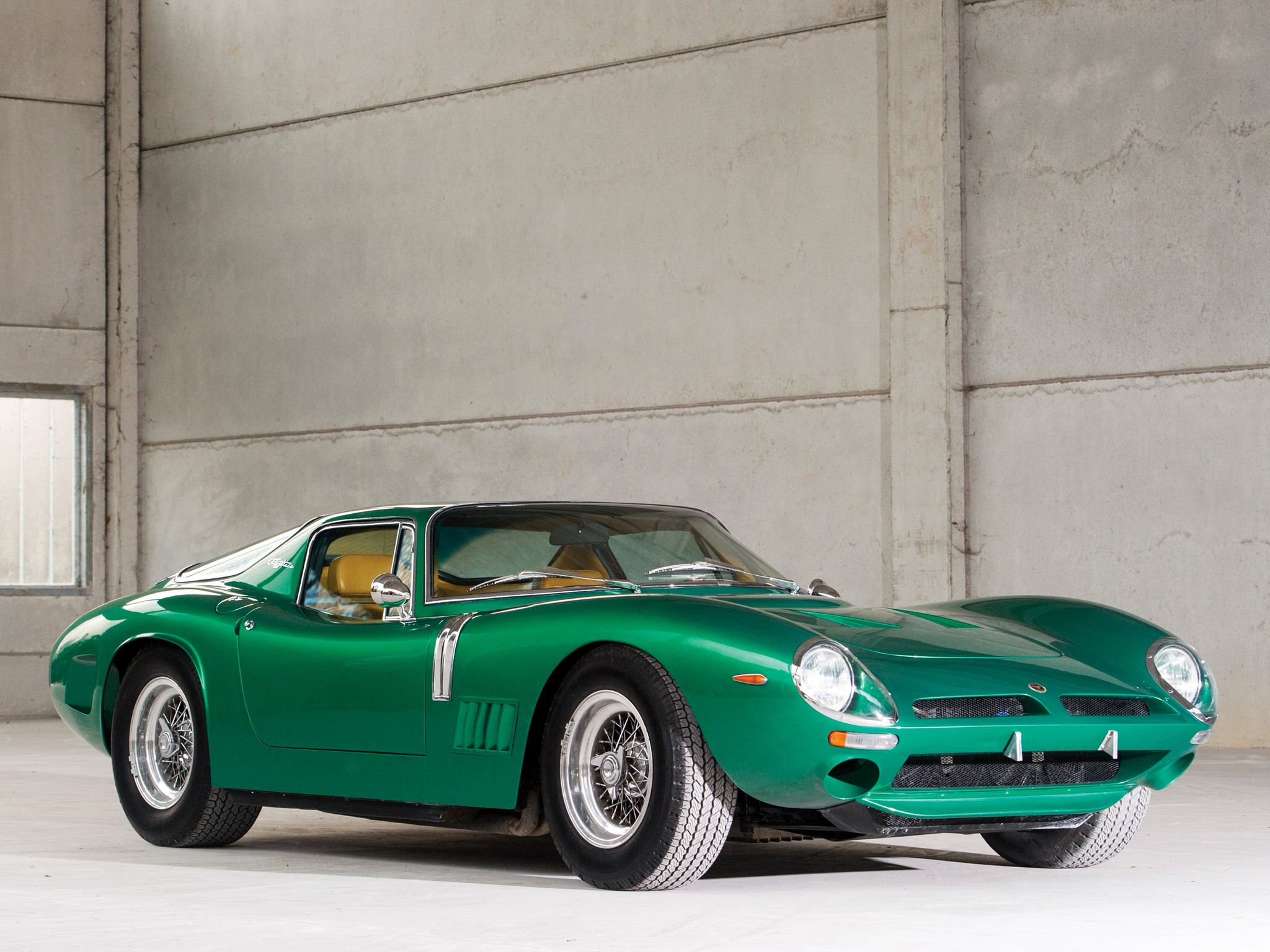 Green vintage sports car HD Wallpaper