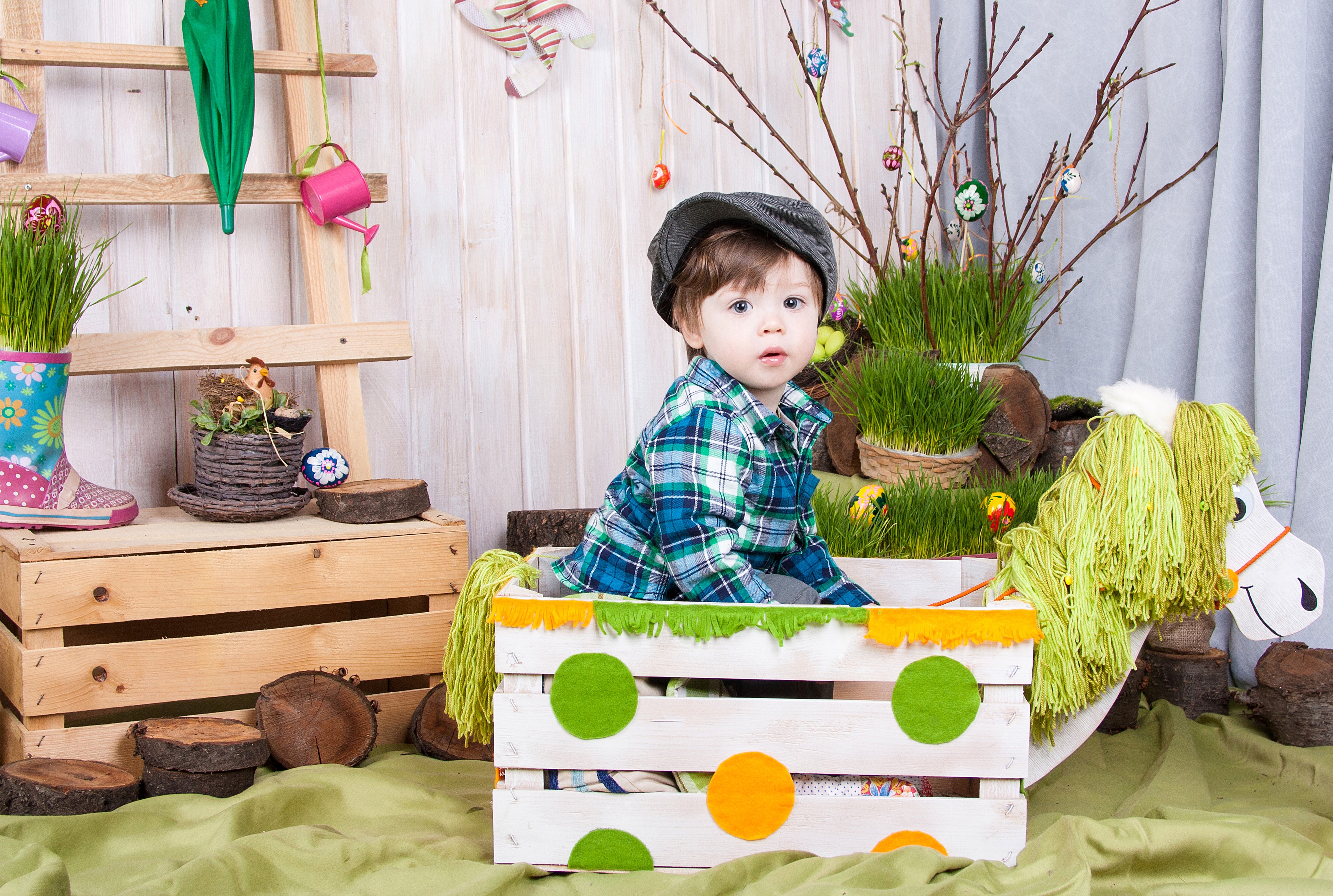 4K Easter scene with a boy HD Wallpaper