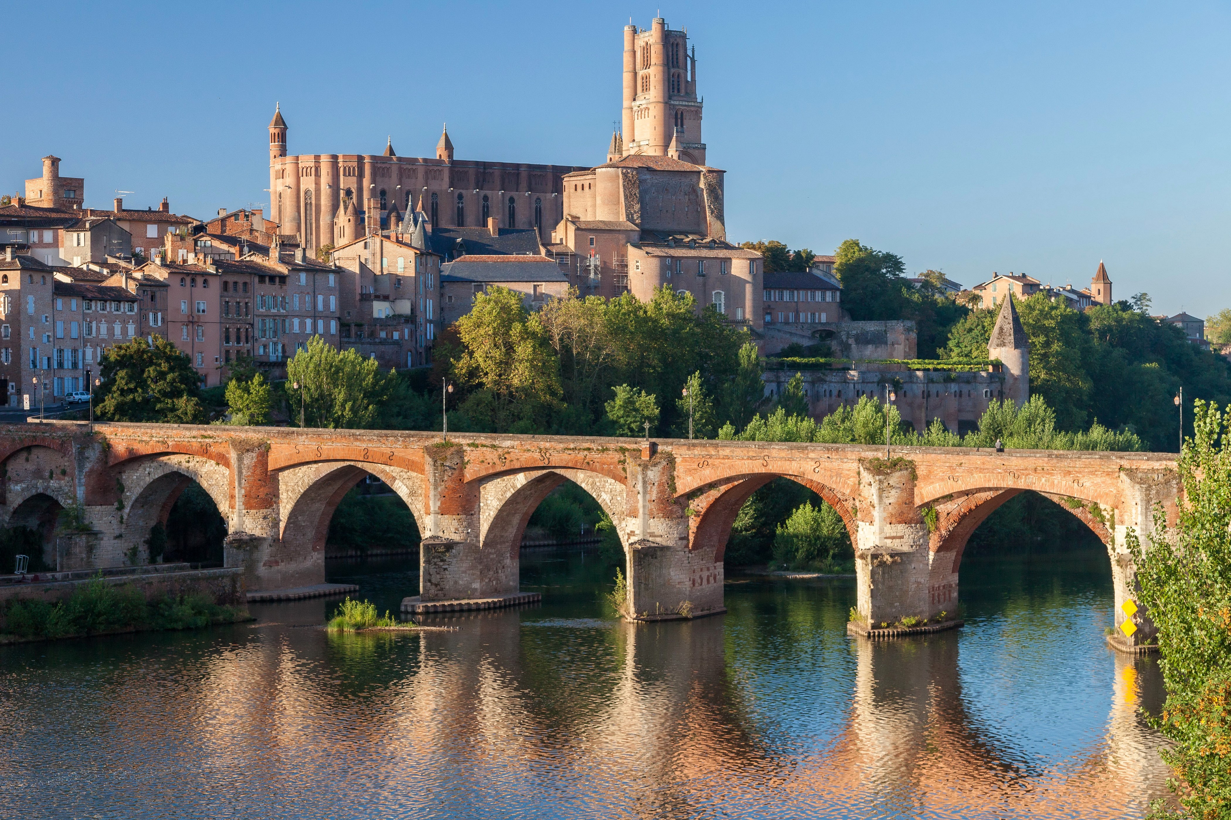 Albi Cathedral and Pont Vieux over the Tarn River, France HD Wallpaper